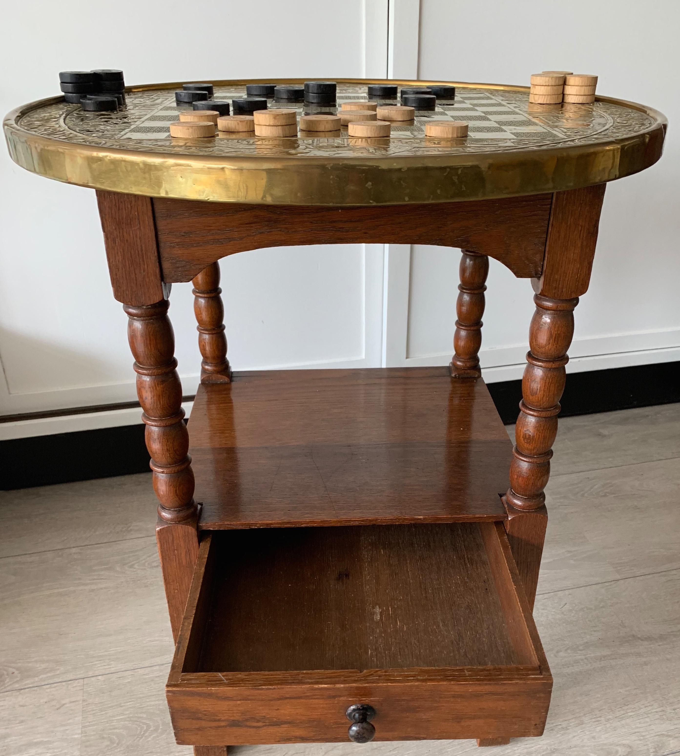 Early 1900s Dutch Arts & Crafts Checkers/Draughts Table with Embossed Brass Top In Good Condition In Lisse, NL