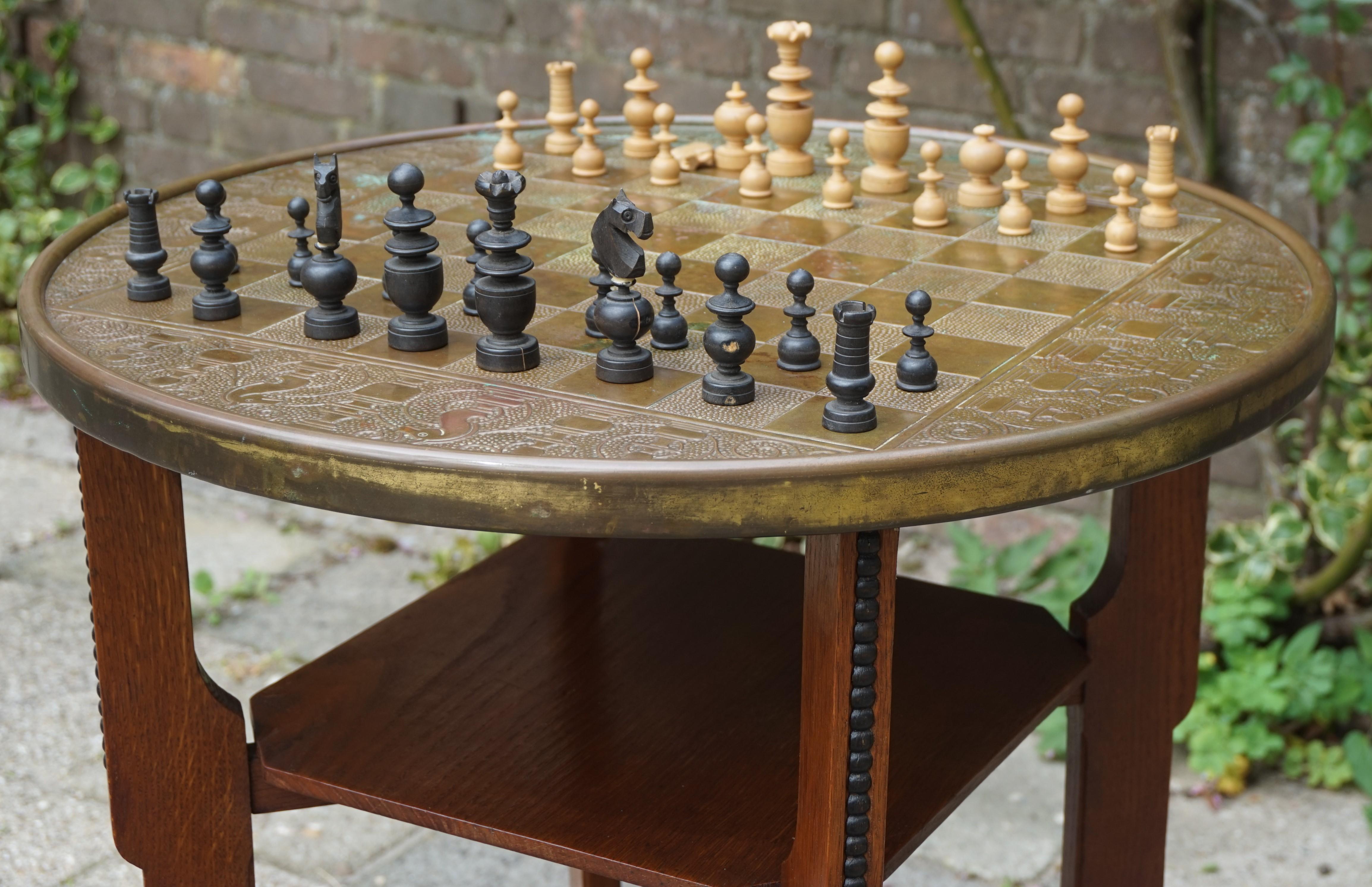 chess board pub table