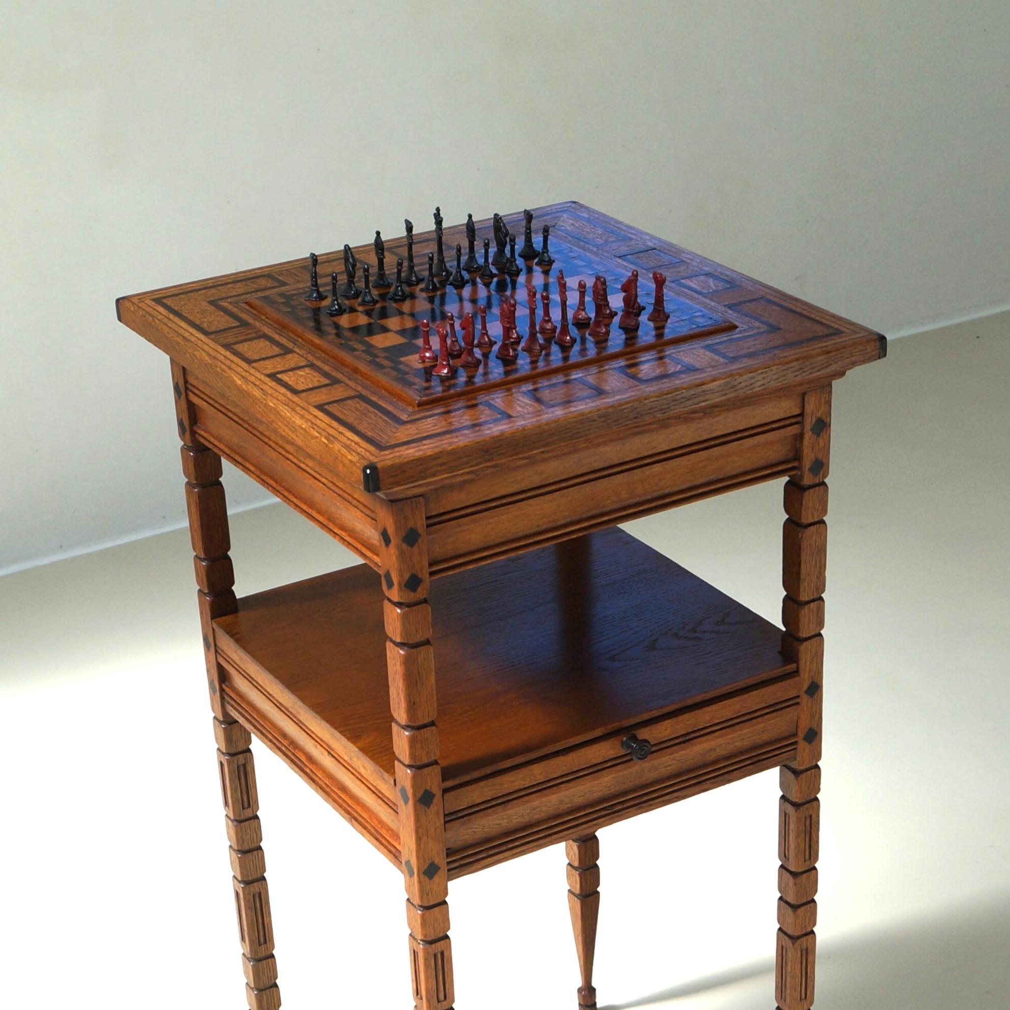 Niederländischer 'Nieuwe Kunst'-Schachtisch, Satz von 33 Stück, Anfang 1900 4