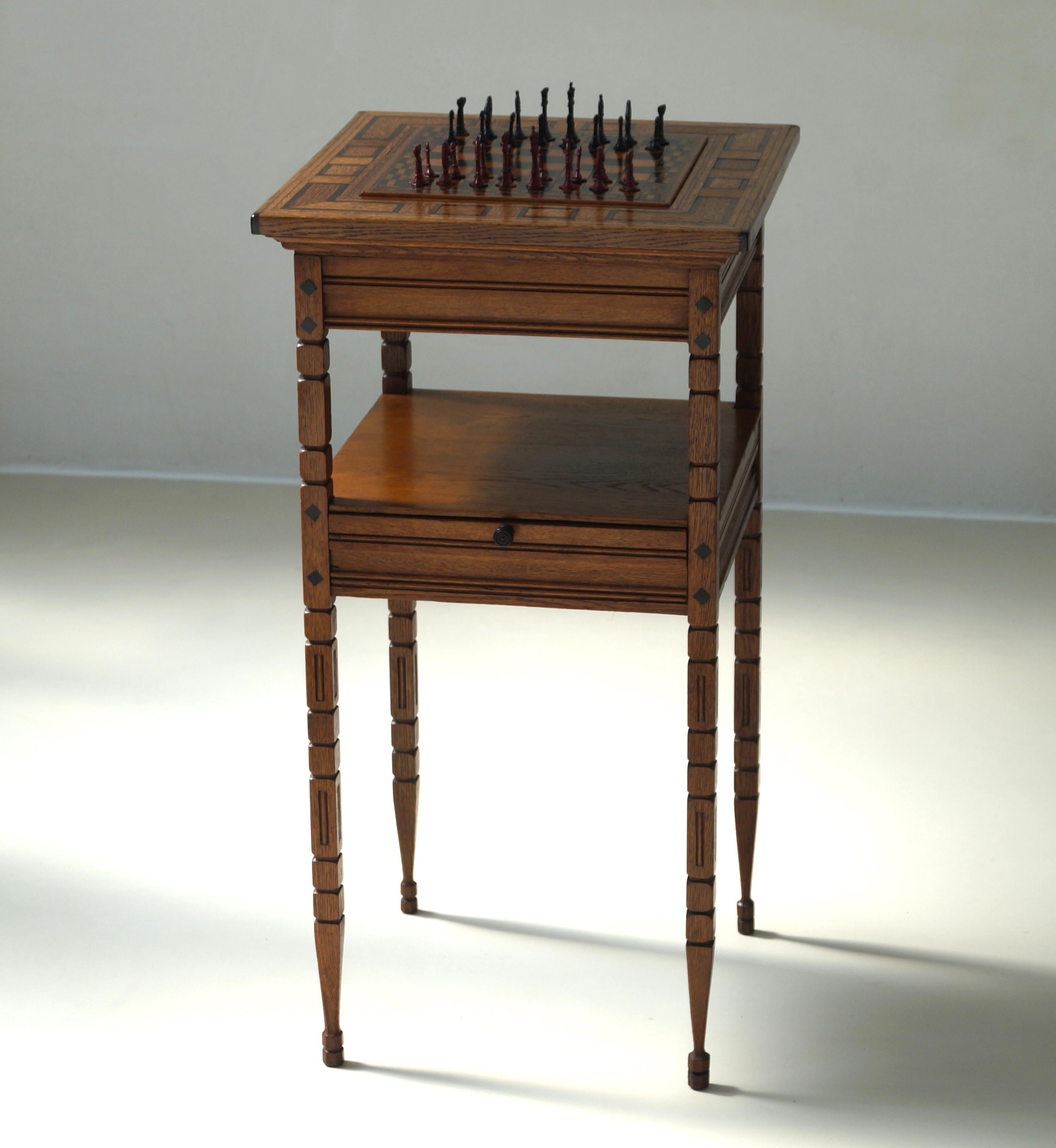 Niederländischer 'Nieuwe Kunst'-Schachtisch, Satz von 33 Stück, Anfang 1900 1
