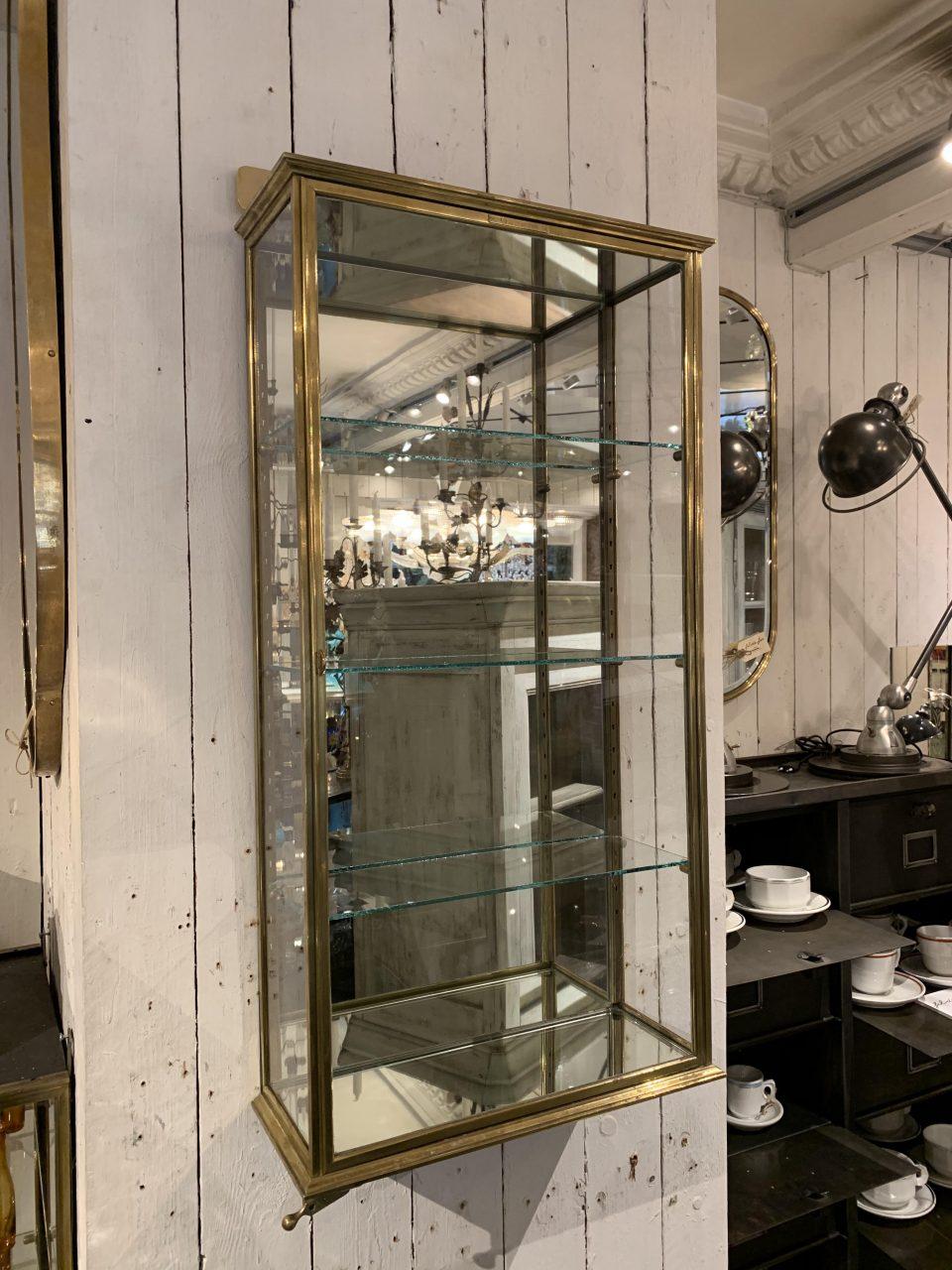 Early 1900s Elegant French Brass Wall Vitrine In Good Condition In Copenhagen K, DK