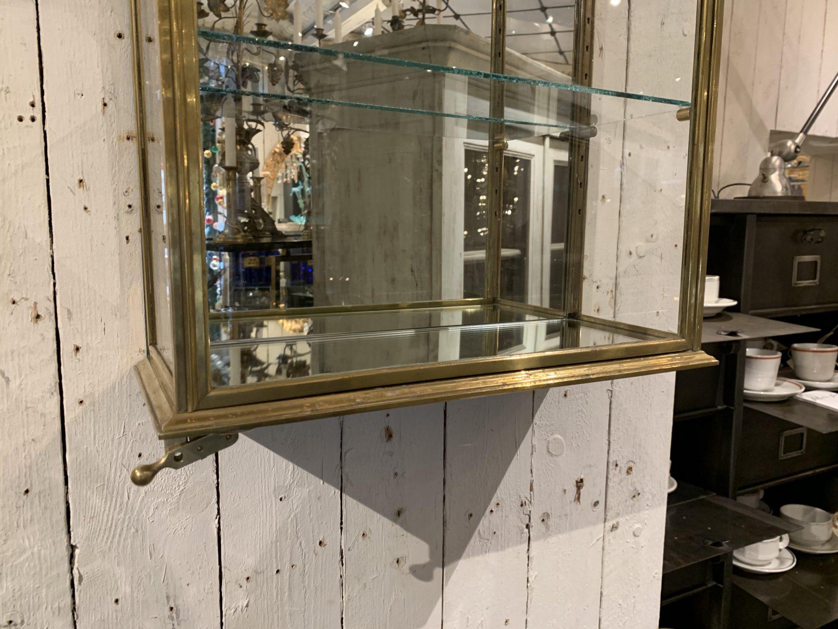 20th Century Early 1900s Elegant French Brass Wall Vitrine