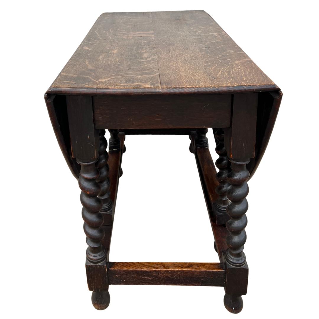 Early 1900s English Oak Gateleg Table For Sale 1