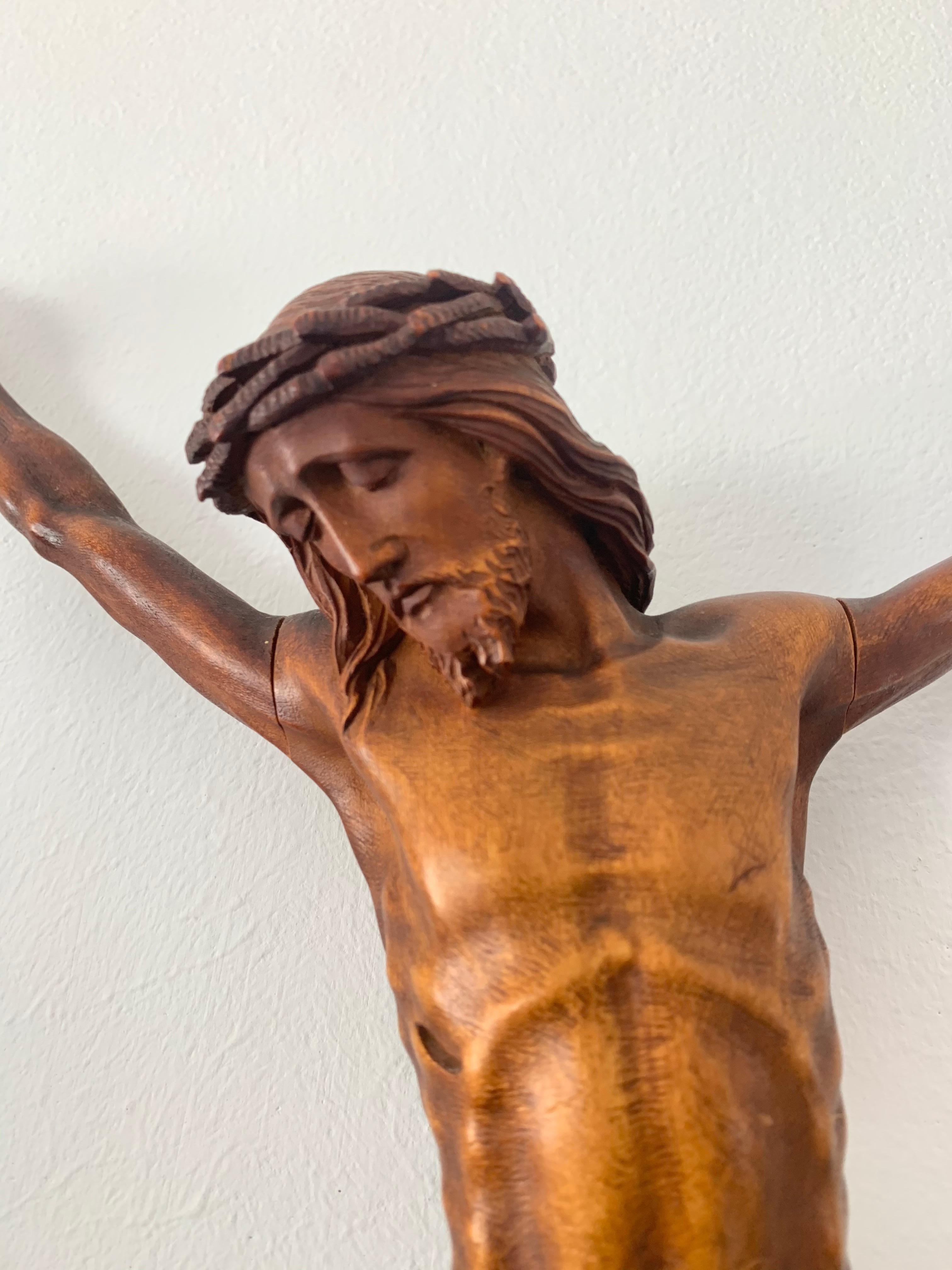 Early 1900s Finest Handcarved Wood Corpus of Christ Sculpture for Wall Mounting 12