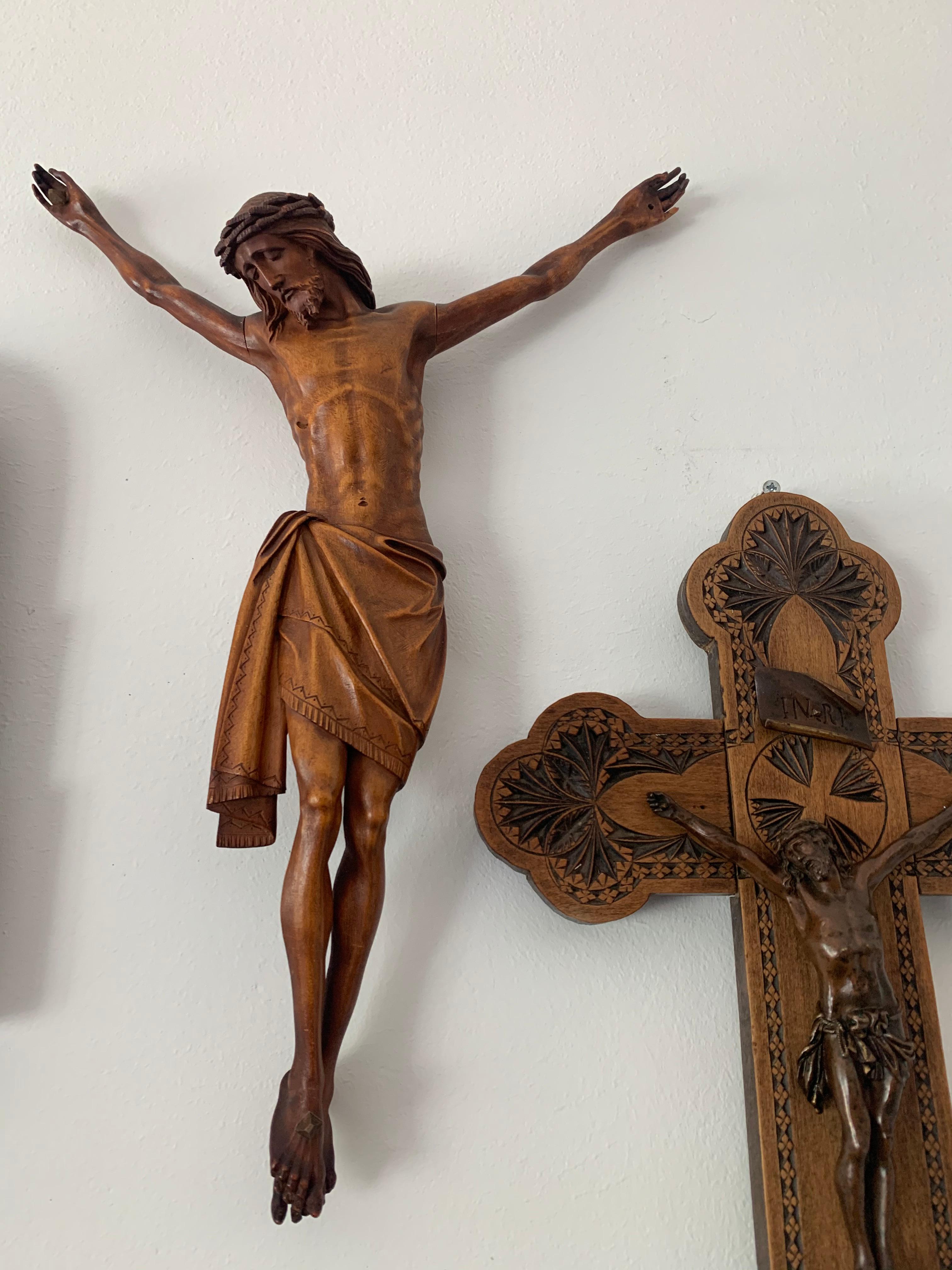 Arts and Crafts Early 1900s Finest Handcarved Wood Corpus of Christ Sculpture for Wall Mounting