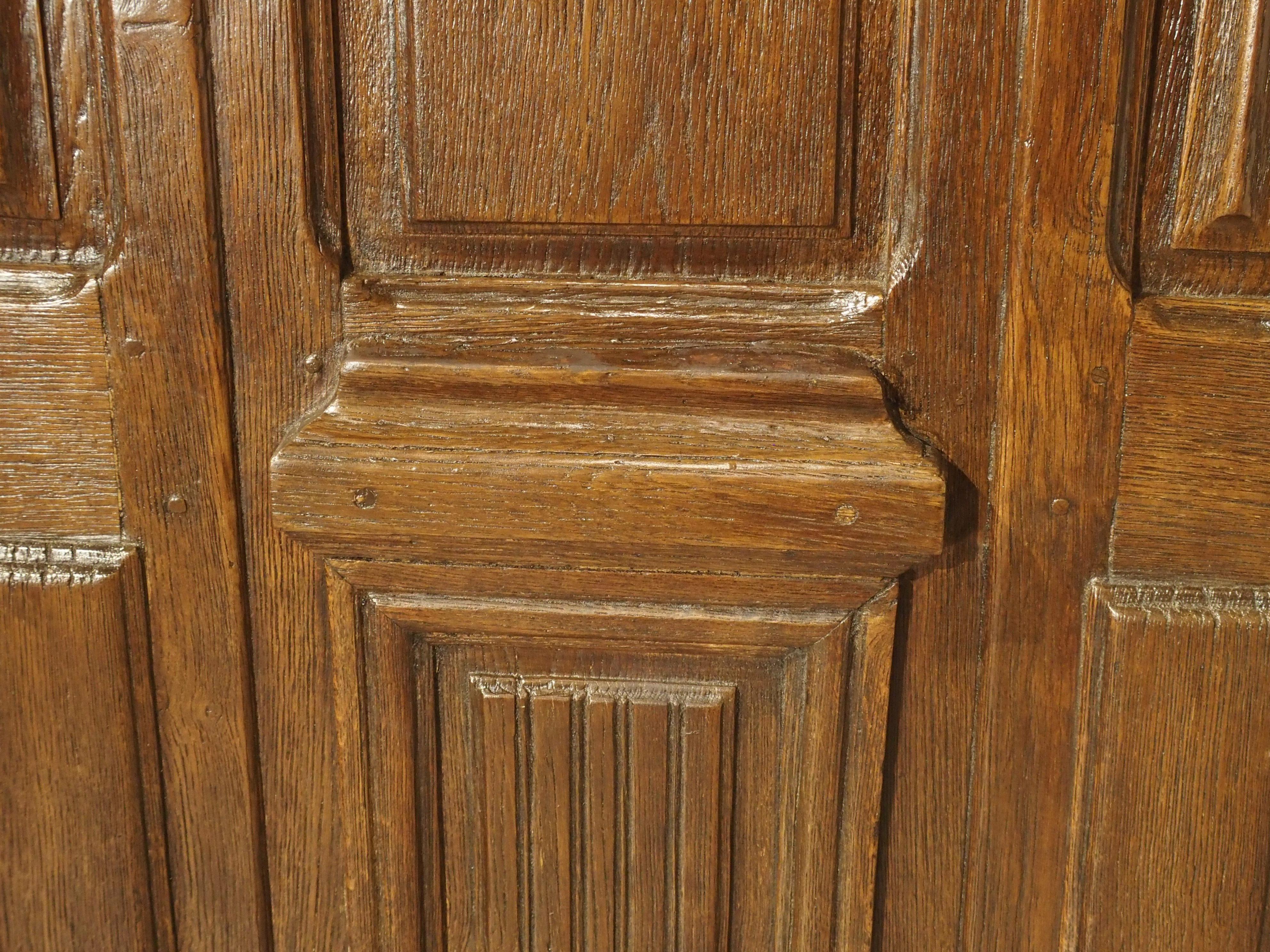 Early 1900s French Louis XIV Style Oak Entry Door In Good Condition In Dallas, TX