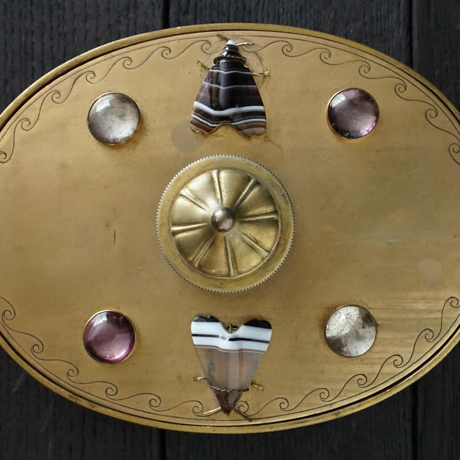 Early 1900s French Neoclassical Oval Brass Jewellery Box with Agate Moth Decor For Sale 4