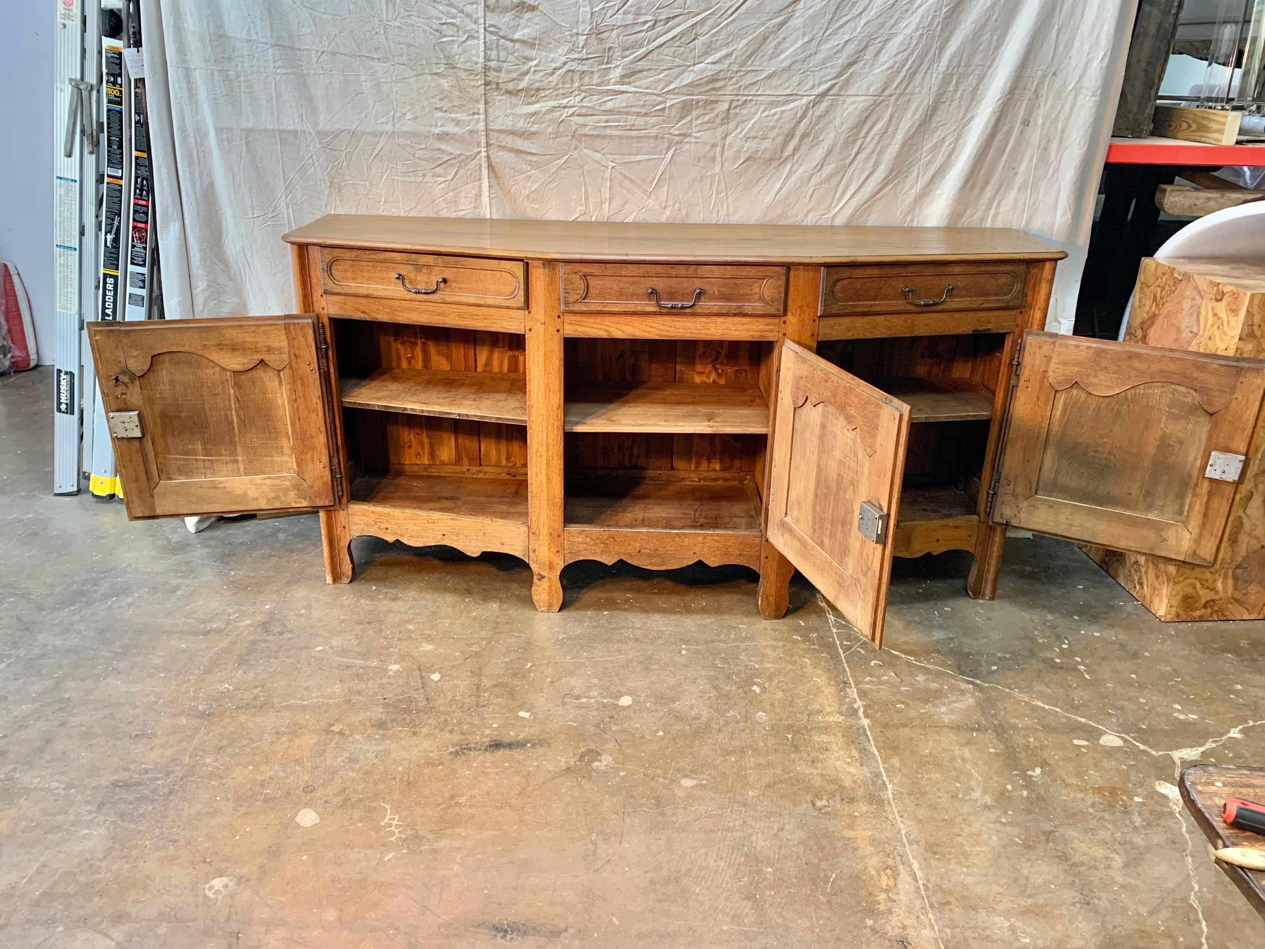 Early 1900s French Provincial Oak Buffet Sideboard For Sale 3