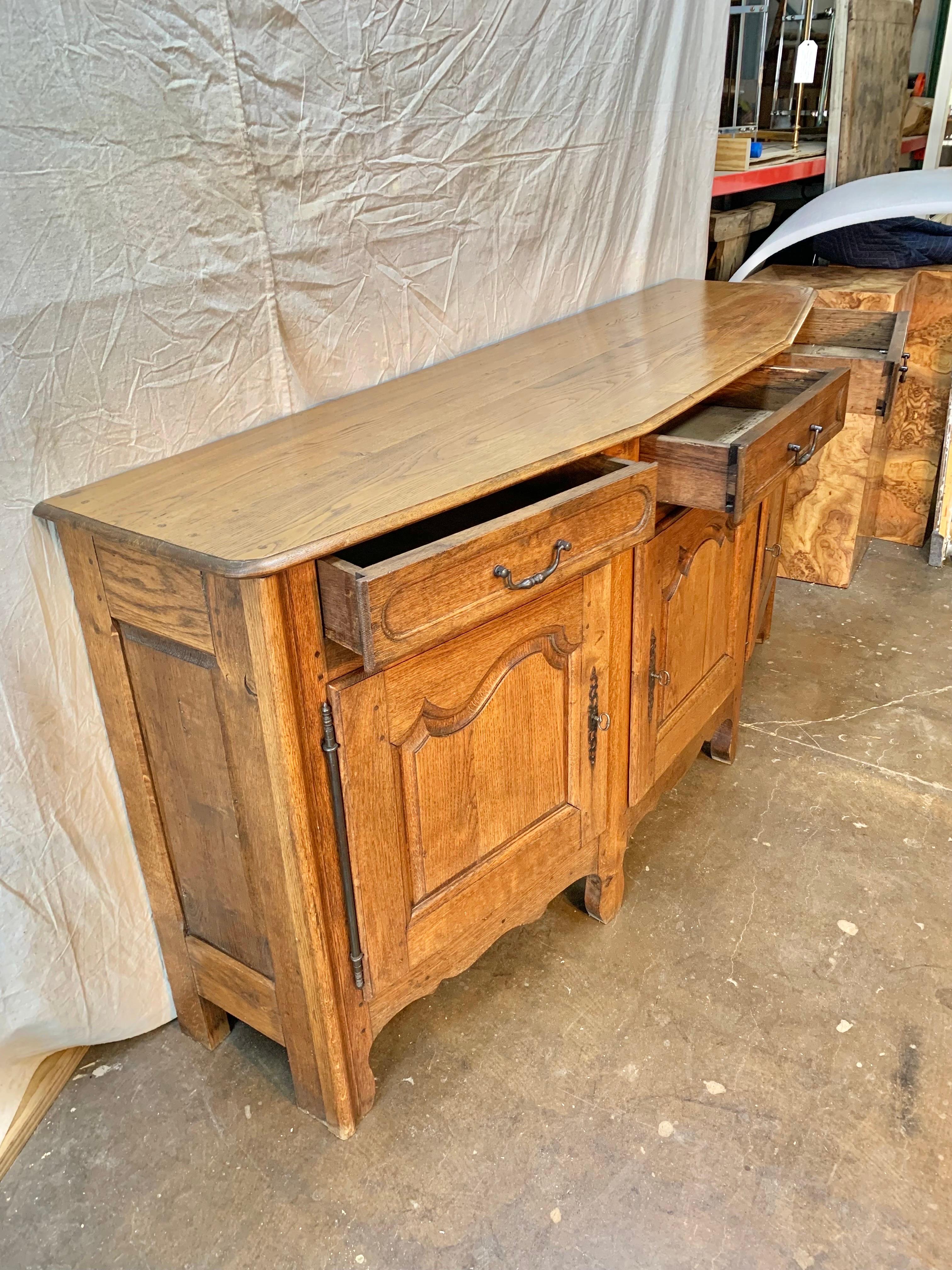 Early 1900s French Provincial Oak Buffet Sideboard For Sale 4