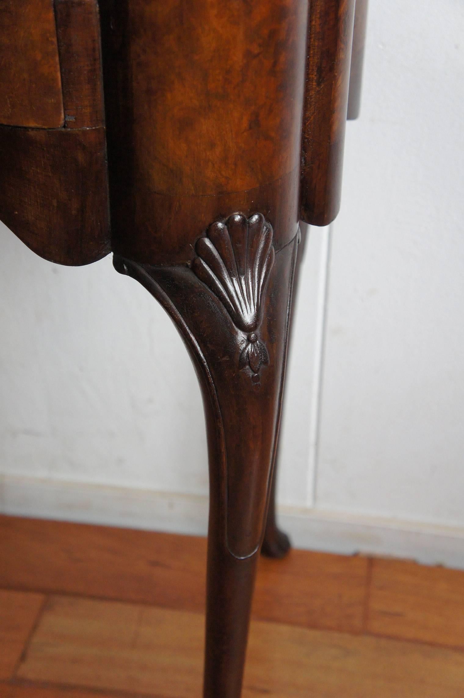 Early 1900s Georgian Style Walnut & Burl Inlaid Ladies Secretary Desk by Gillow 3