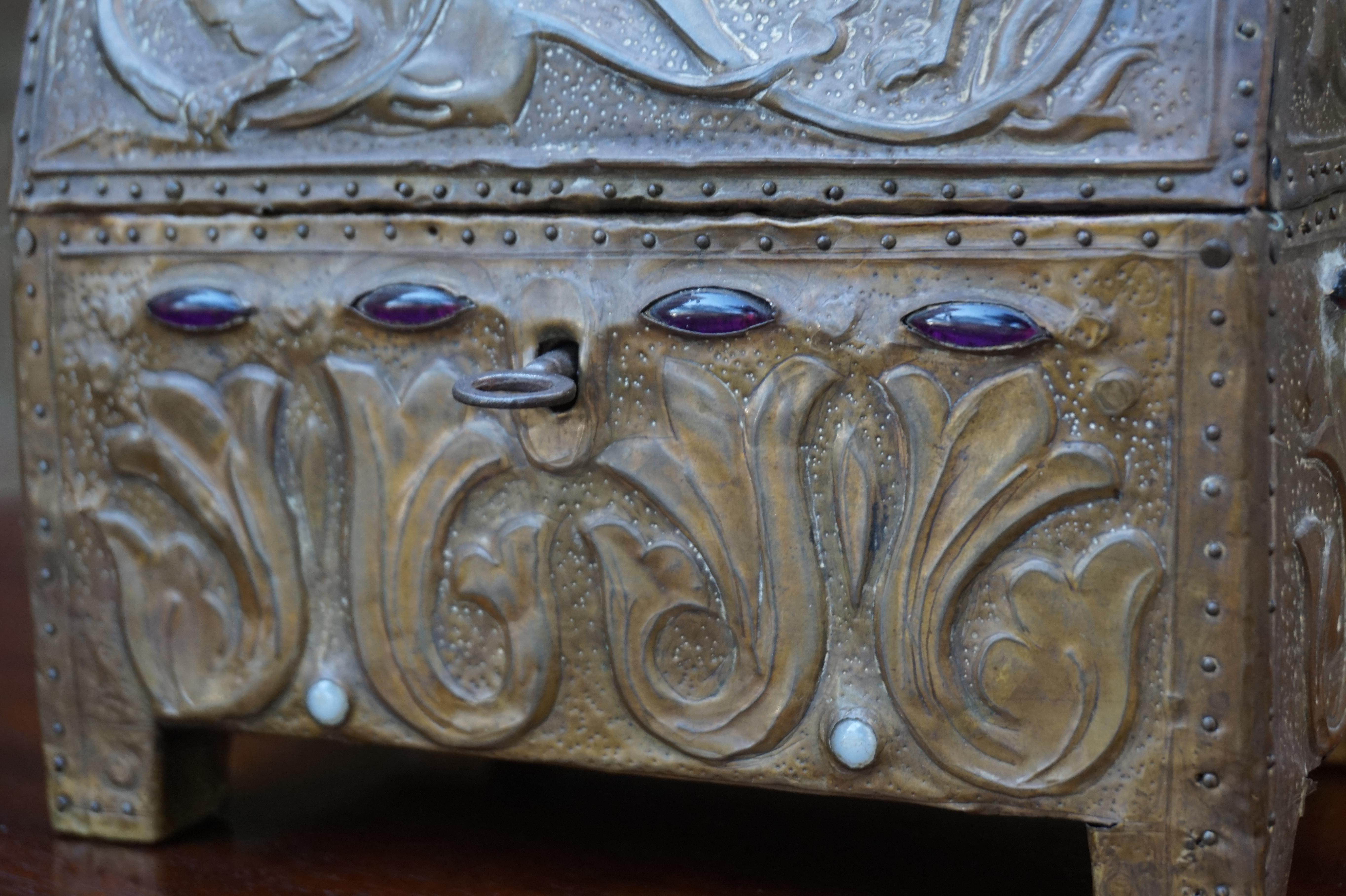 Early 1900s Gothic Revival Embossed Copper & Inlaid Stones Wooden Box with Key In Good Condition In Lisse, NL