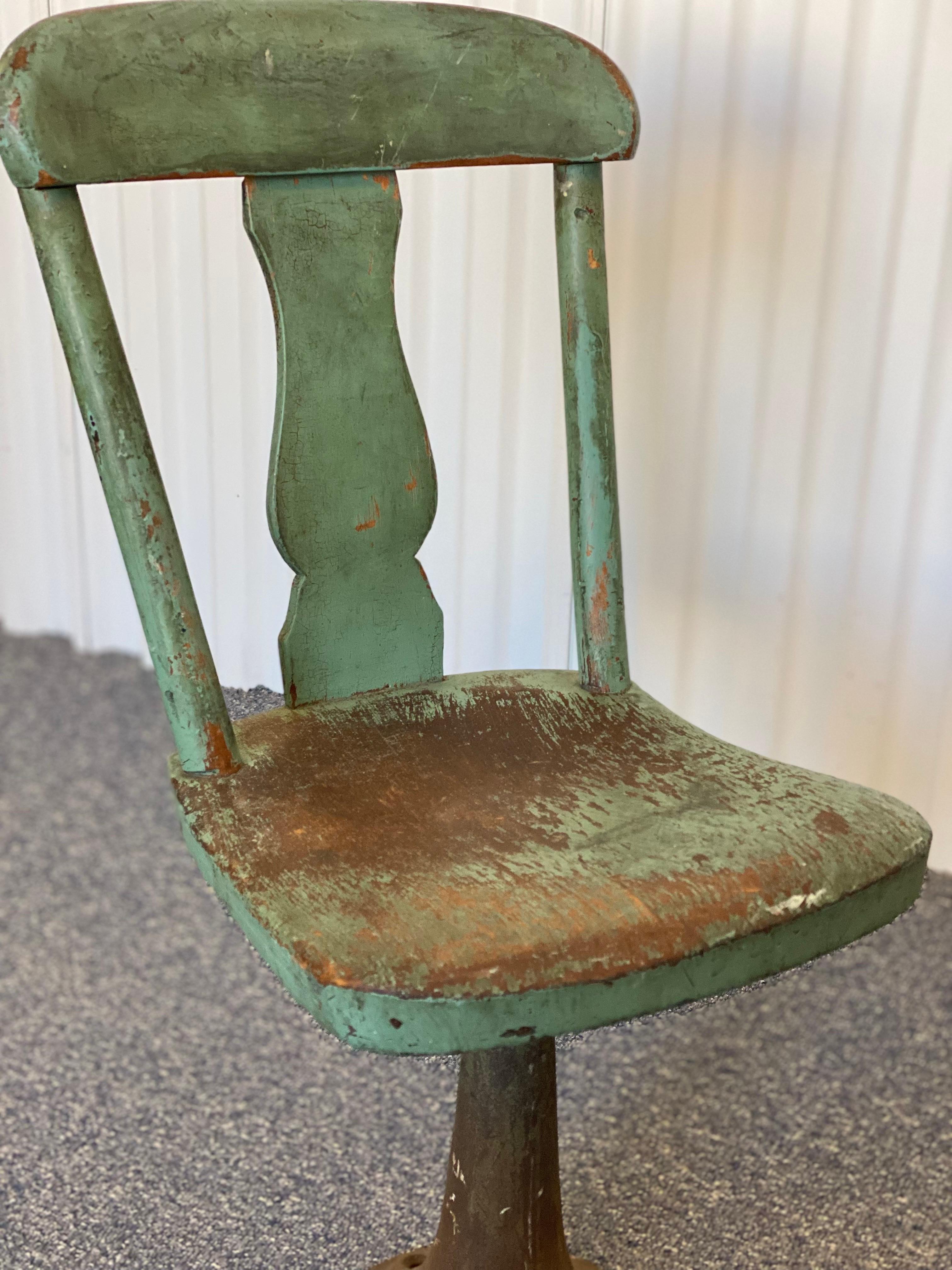 20ième siècle Chaise de bureau pour enfant en bois et metal & Greene & Greene Wood &wood du début des années 1900 par W.G. Shattuck en vente