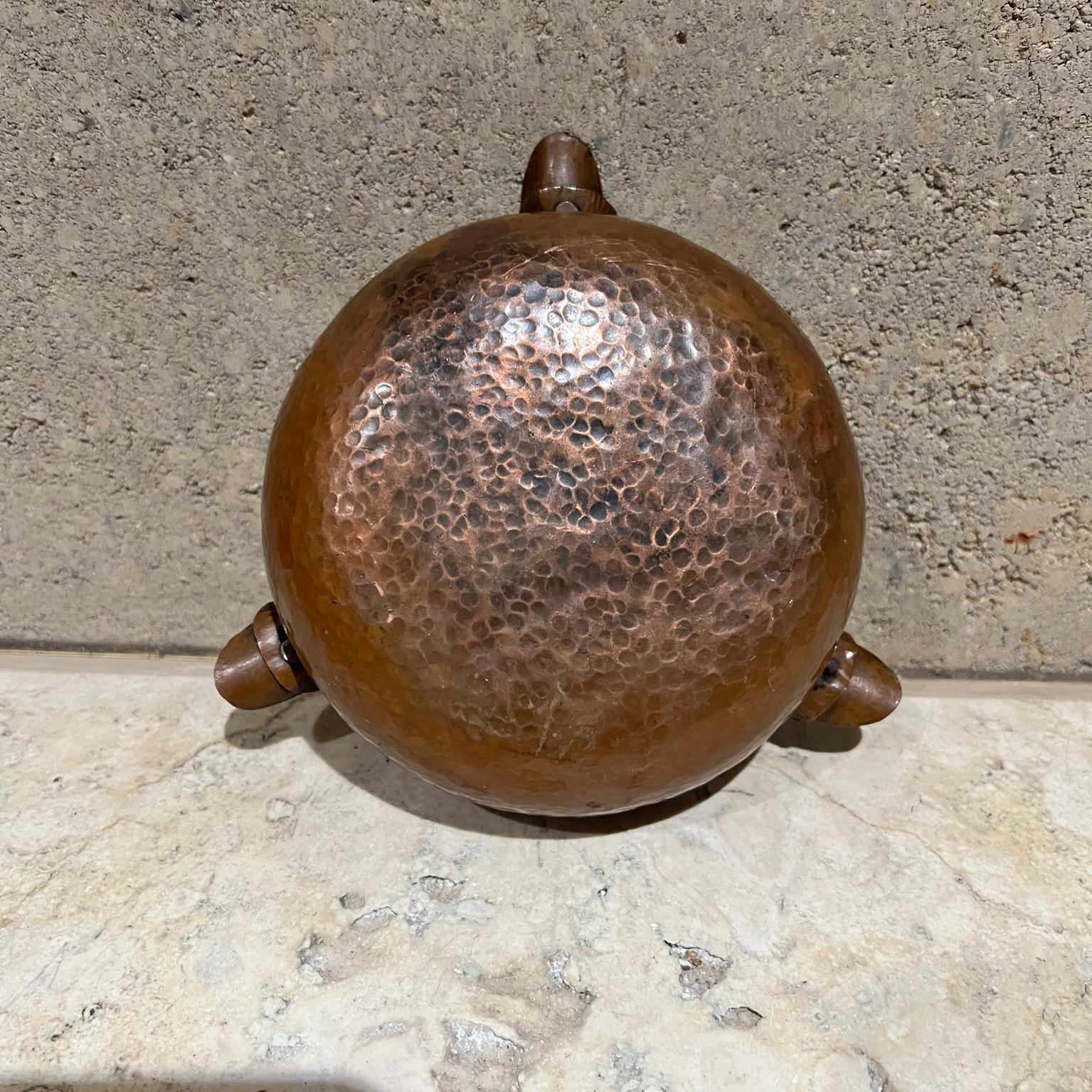 Early 1900s Hammered Copper Ashtray For Sale 4