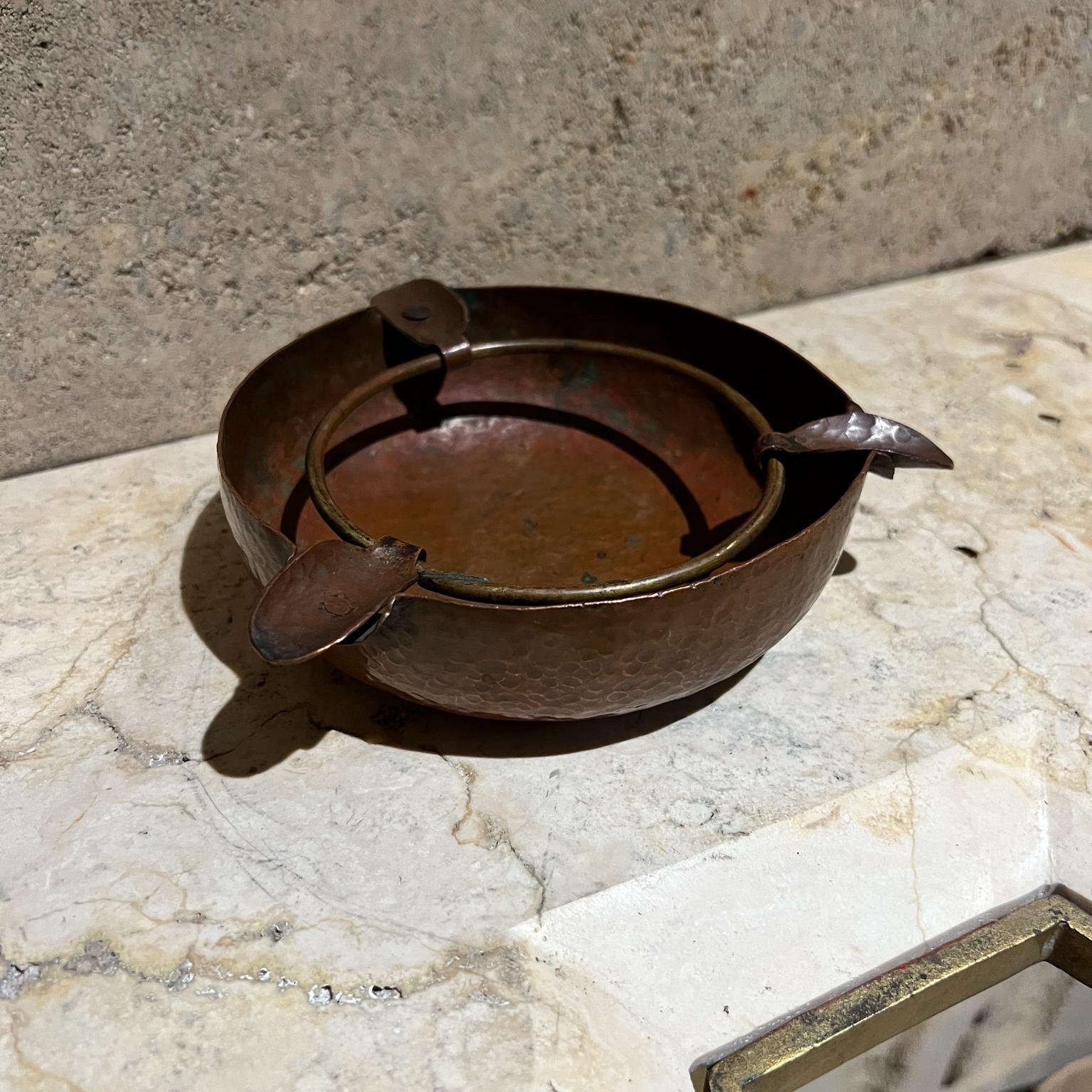 Arts and Crafts Early 1900s Hammered Copper Ashtray For Sale