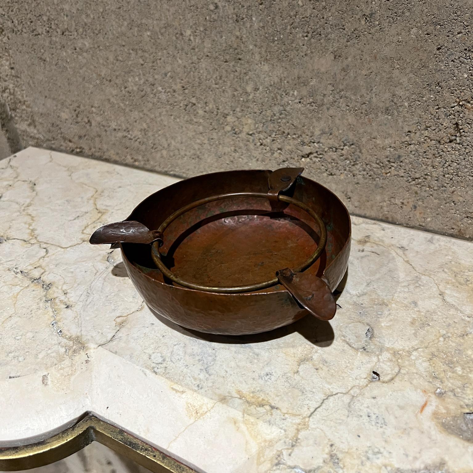 American Early 1900s Hammered Copper Ashtray For Sale