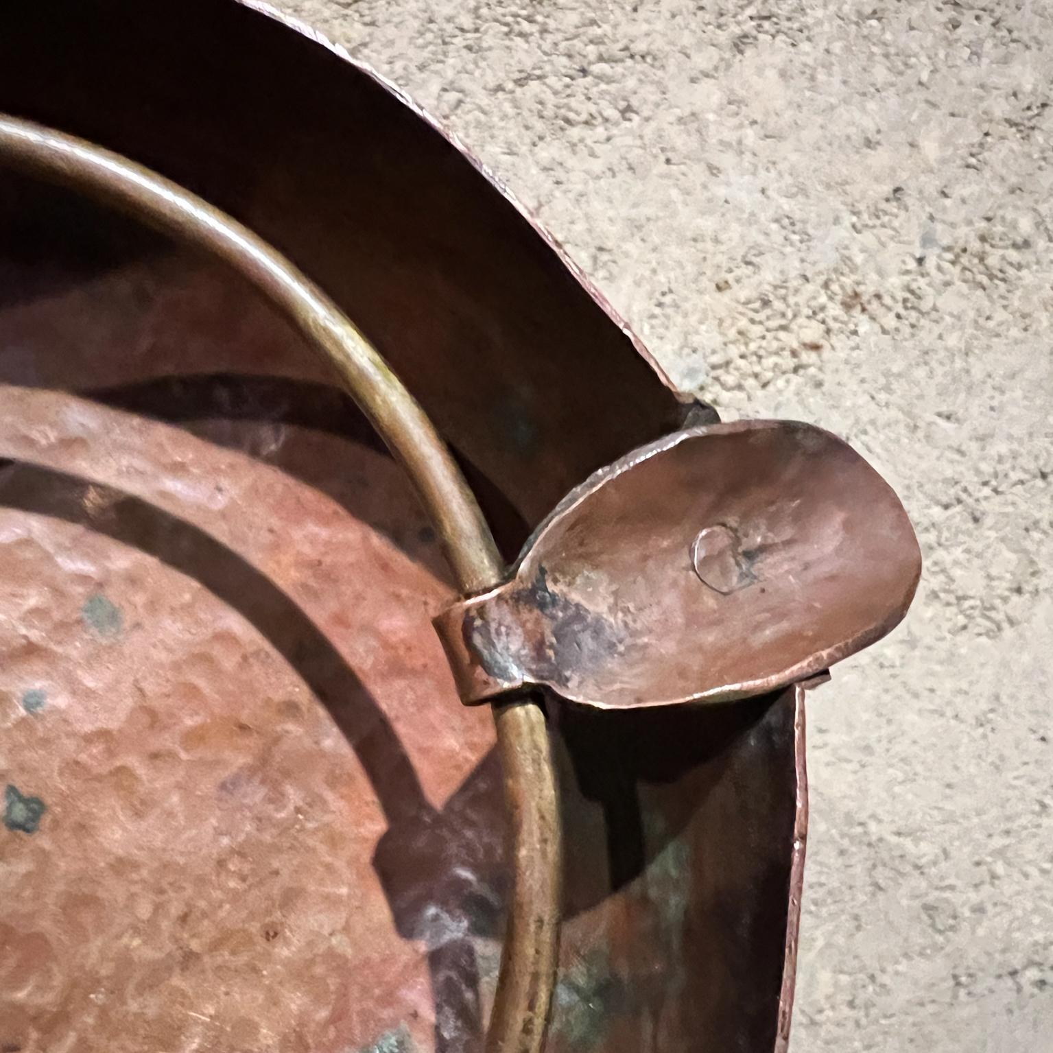 Early 1900s Hammered Copper Ashtray For Sale 2