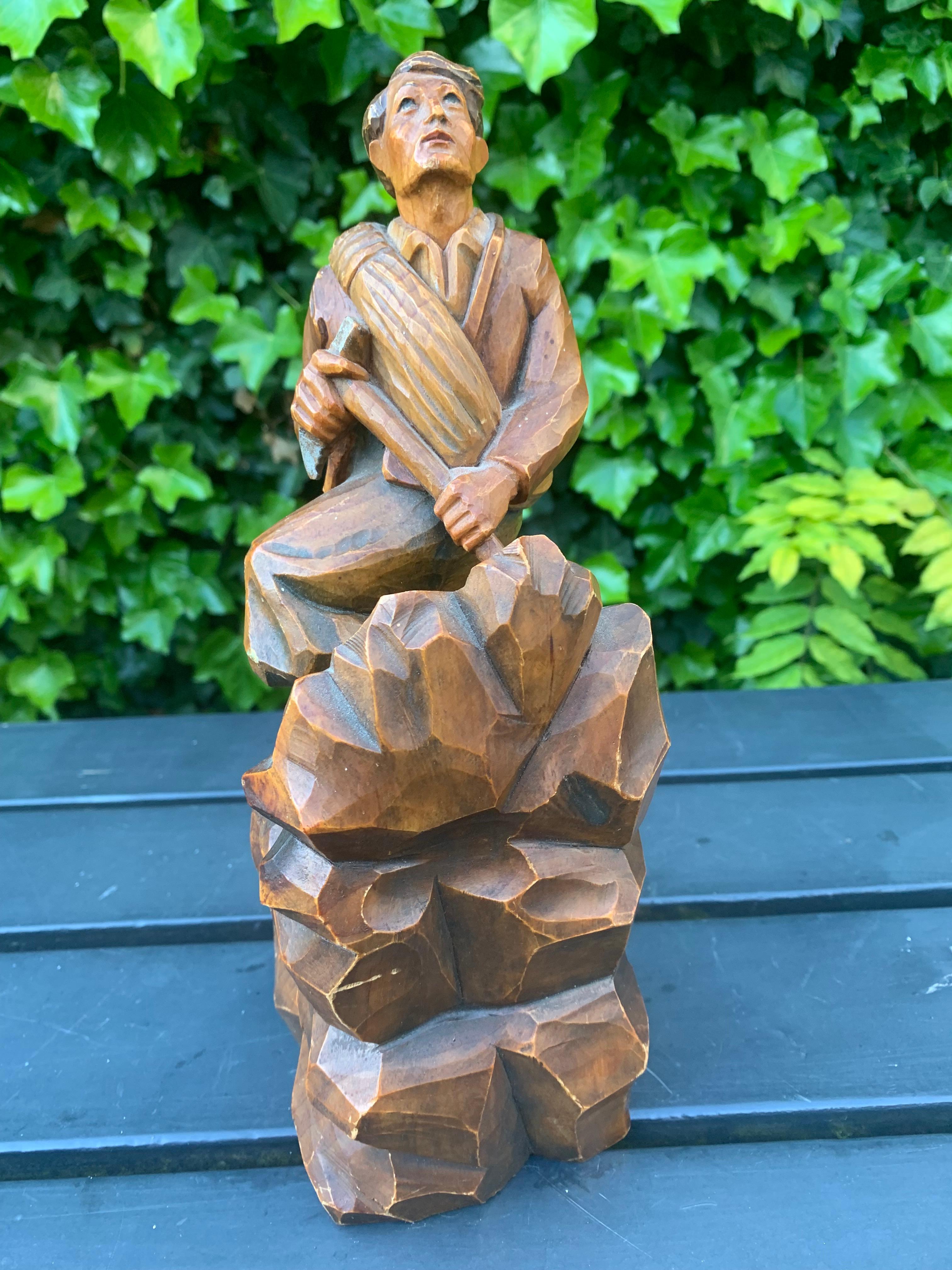 Early 1900s Hand Carved and Colored Wooden Mountaineer Sculpture / Statue In Excellent Condition For Sale In Lisse, NL