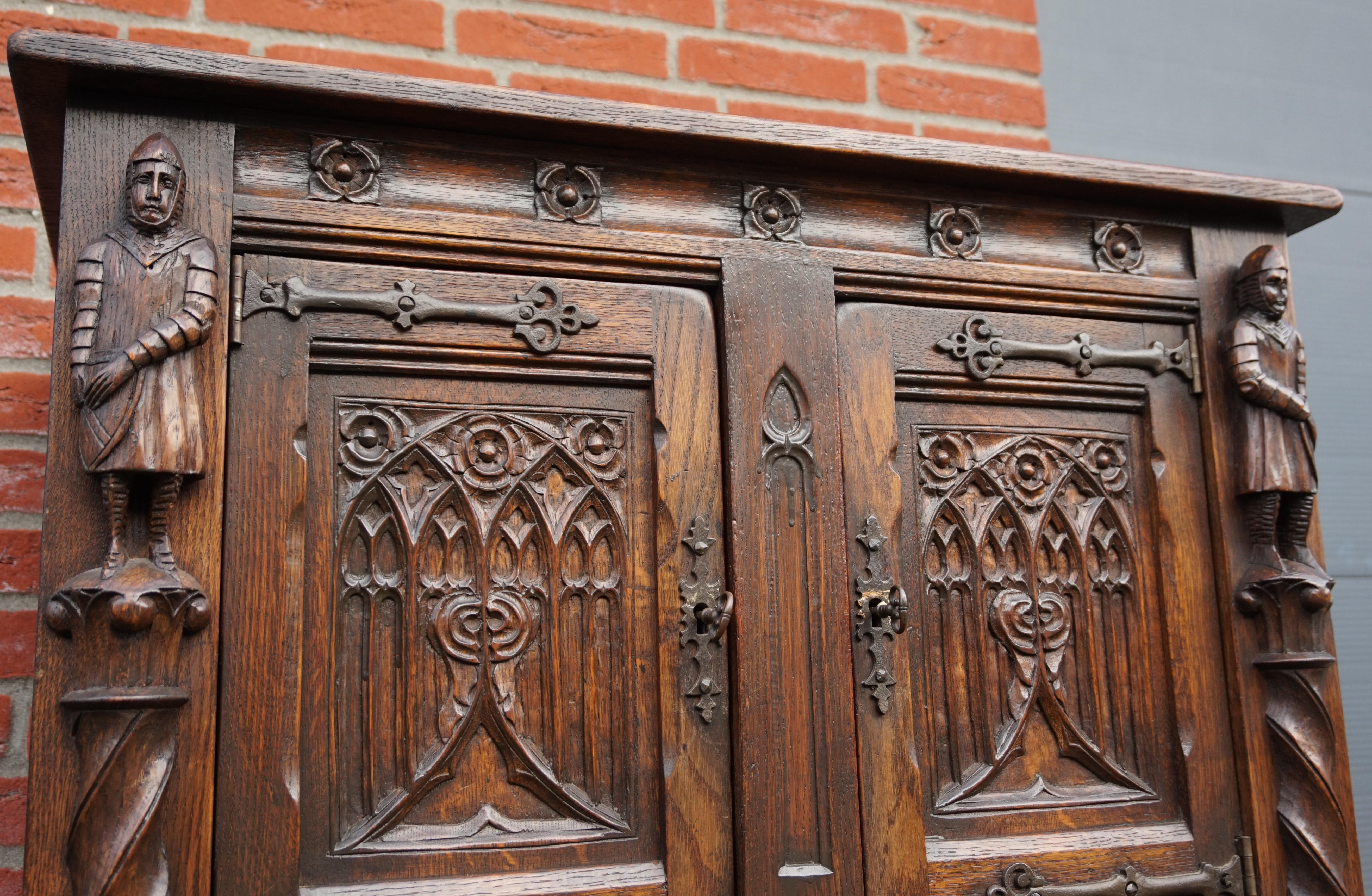 Early 1900s Hand Carved Gothic Revival Oak Drinks Cabinet / Dry Bar with Knights 10