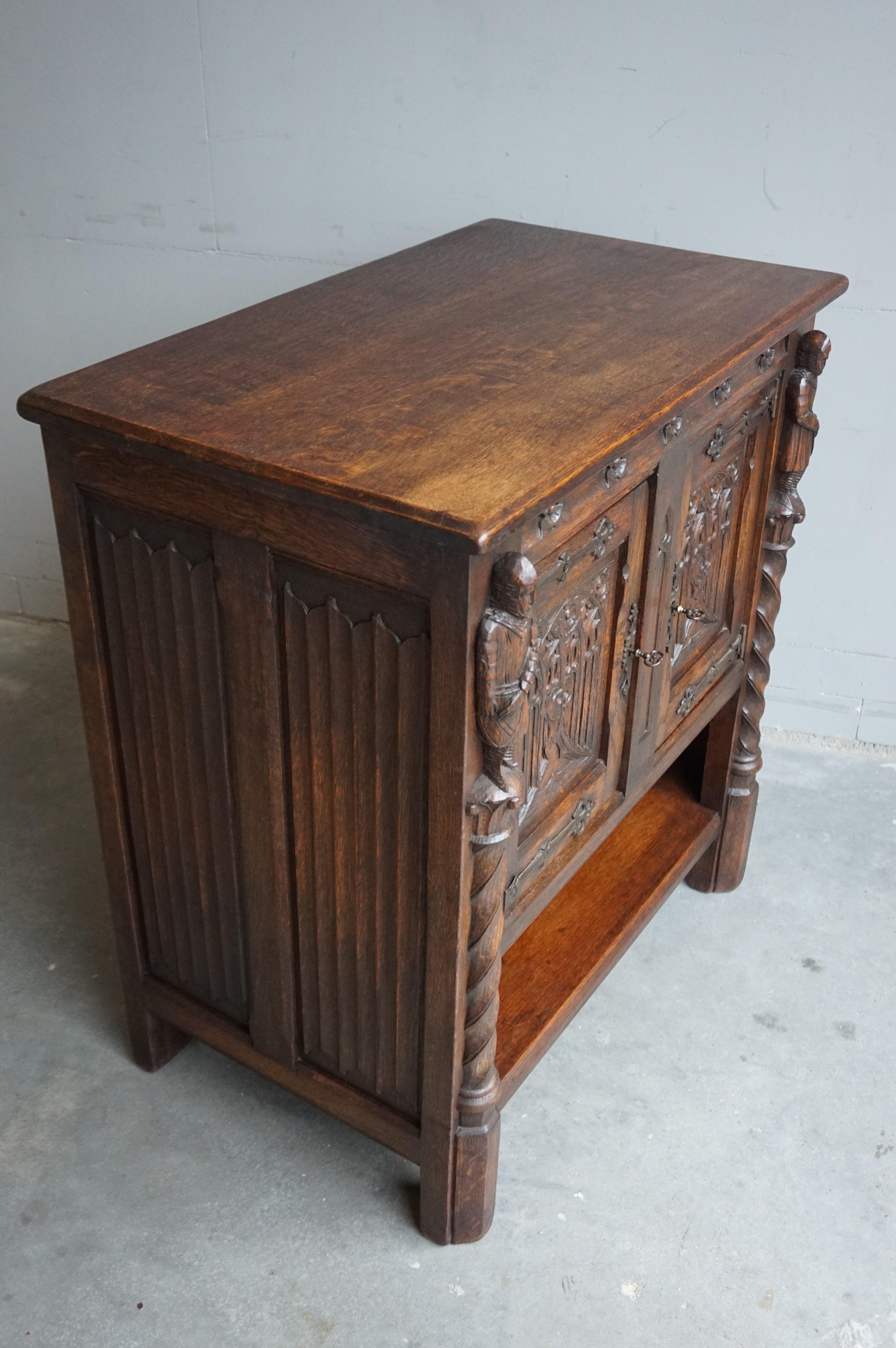 Early 1900s Hand Carved Gothic Revival Oak Drinks Cabinet / Dry Bar with Knights 11