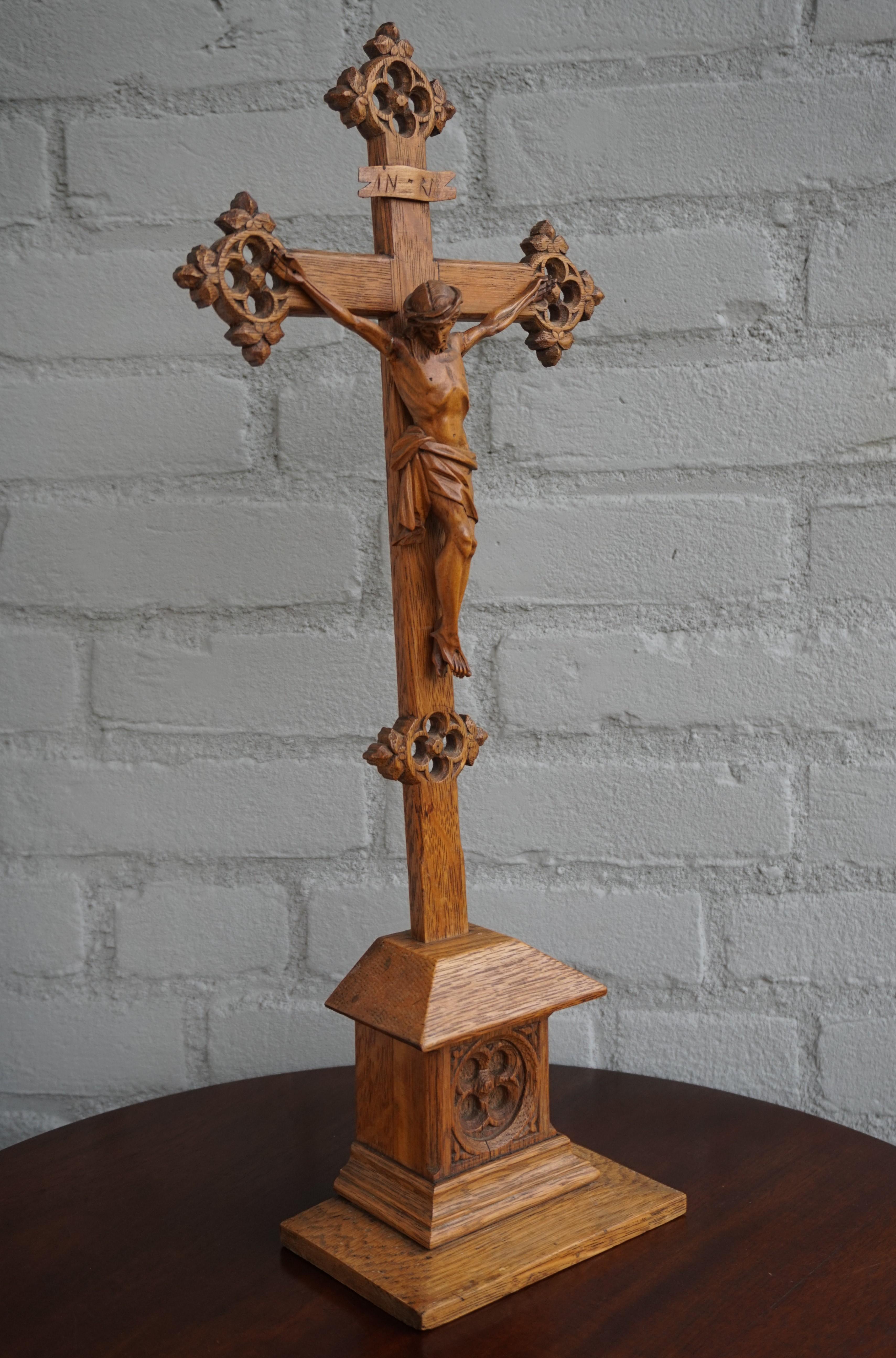 Hand-Carved Early 1900s Hand Carved Gothic Revival Table Crucifix with Corpus of Christ 1910