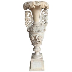 Vase décoratif en albâtre ancien du début des années 1900:: impressionnant et finement sculpté à la main