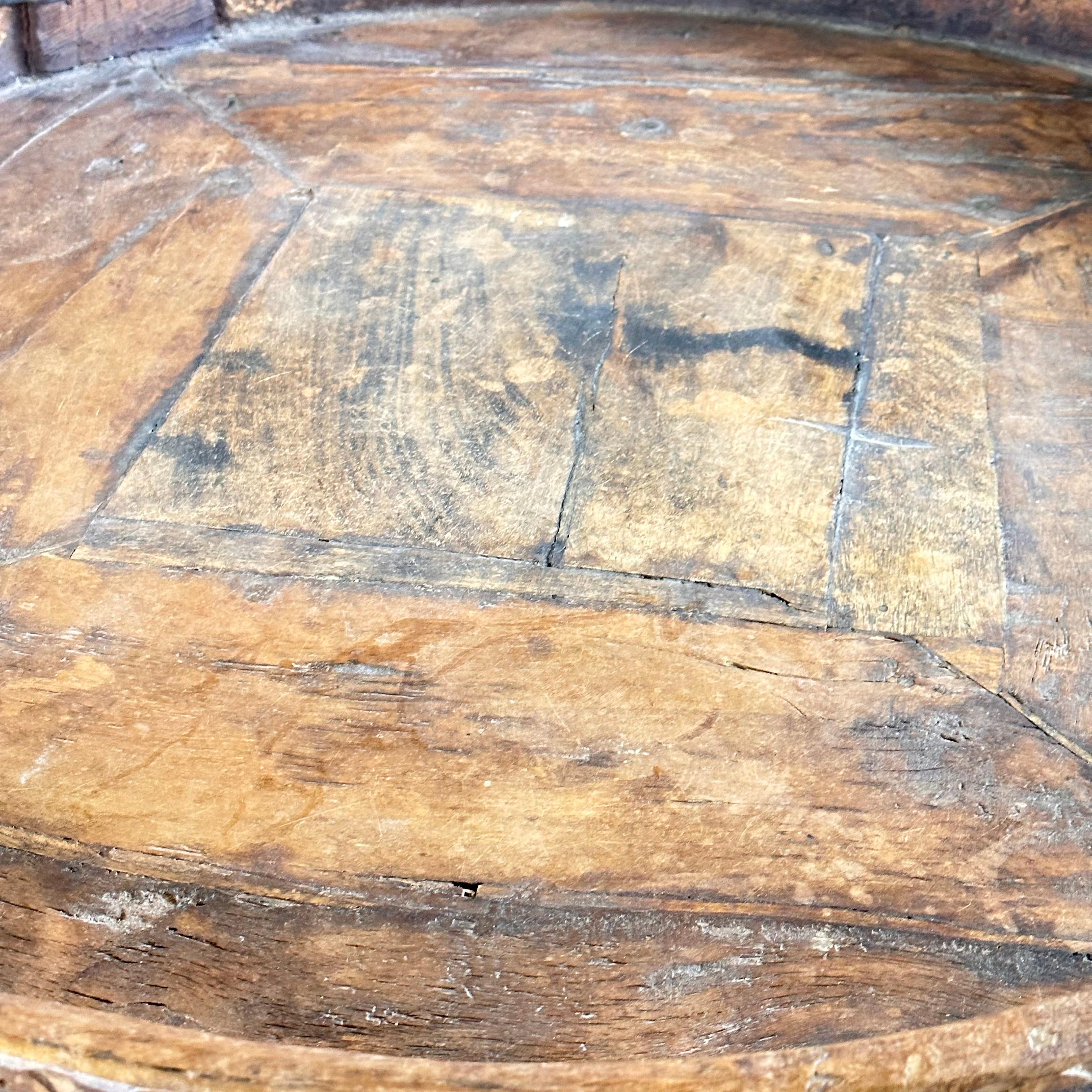 Table basse chakki Grinder indienne du début des années 1900 en vente 6