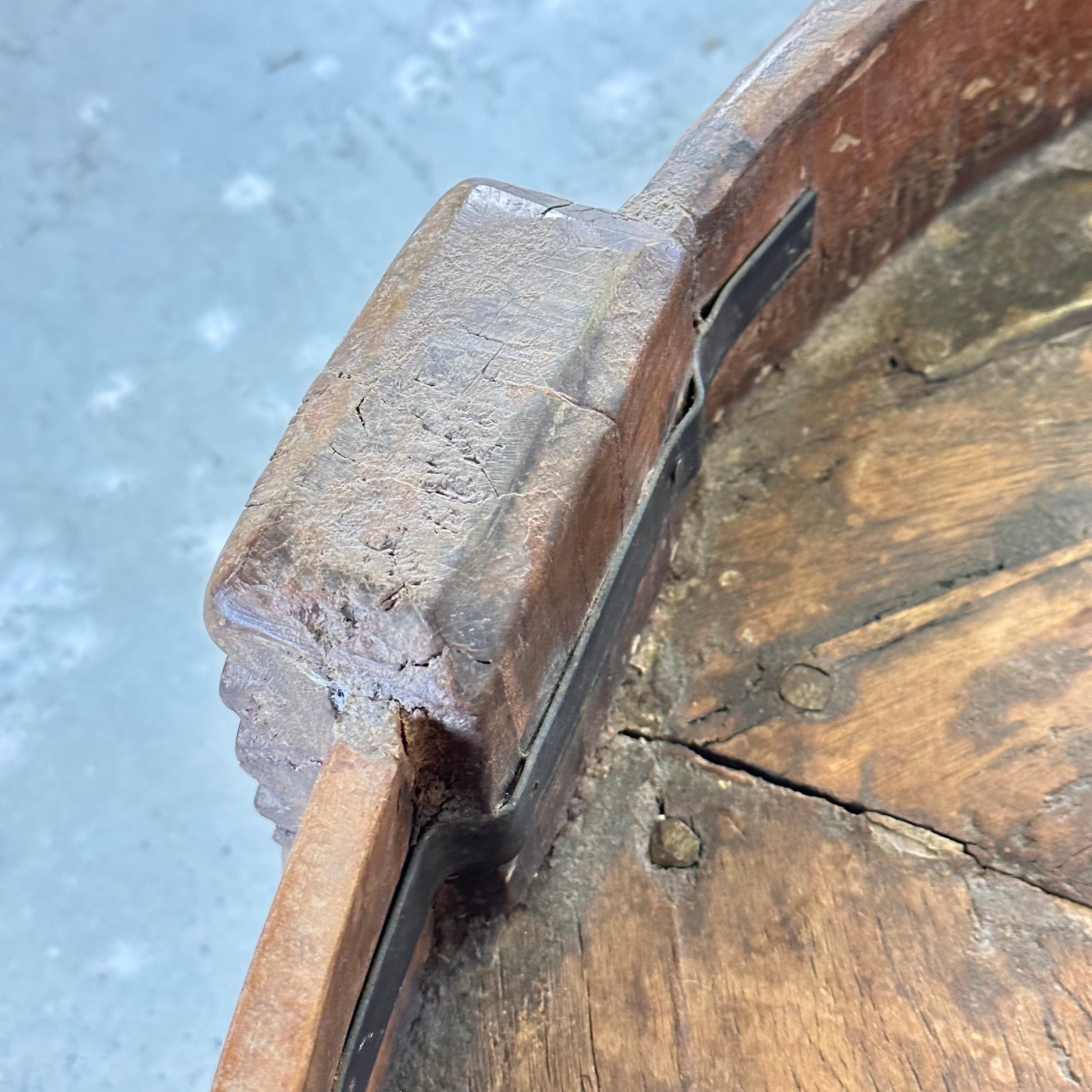 Table basse chakki Grinder indienne du début des années 1900 en vente 9