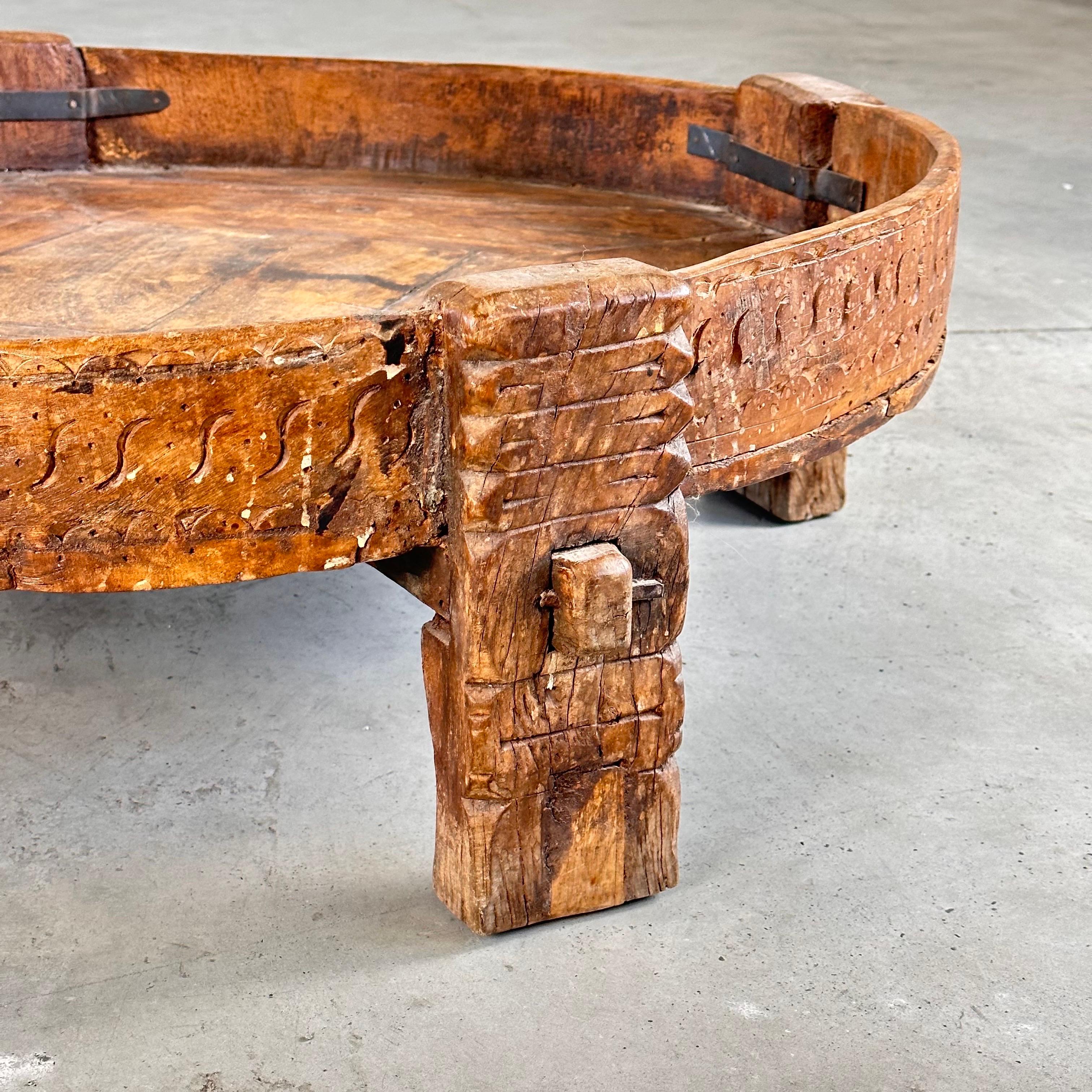 Début du 20ème siècle Table basse chakki Grinder indienne du début des années 1900 en vente
