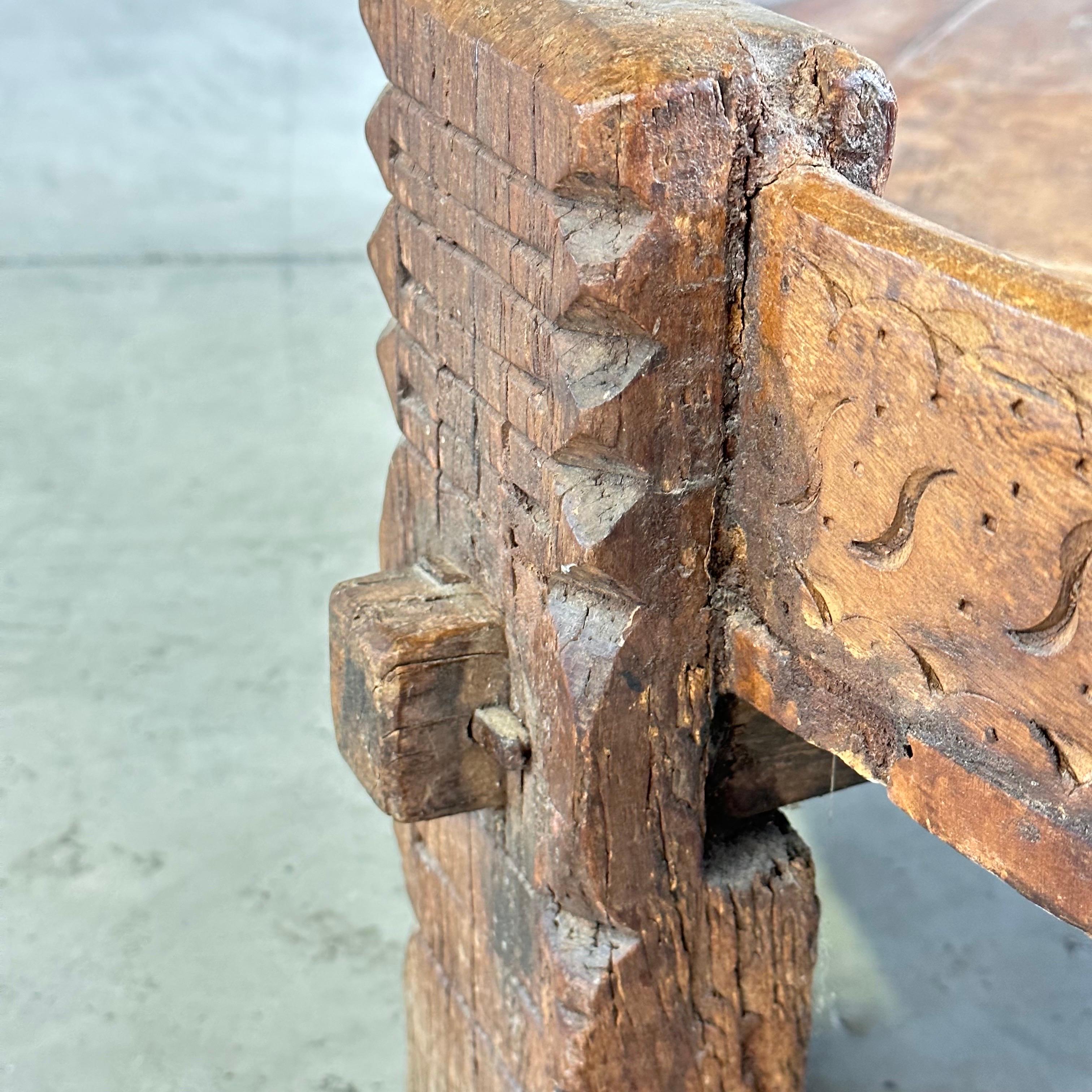 Table basse chakki Grinder indienne du début des années 1900 en vente 2