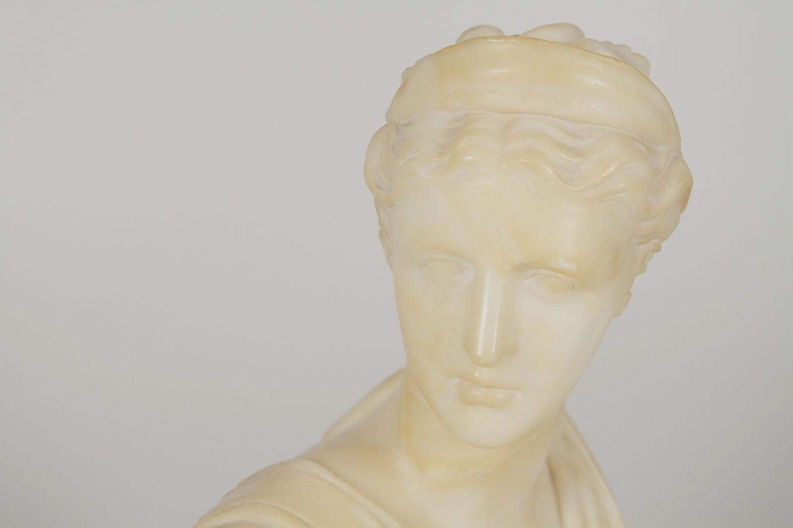 Early 1900s Italian Marble Bust of a Greek Goddess Diana In Excellent Condition In Lambertville, NJ
