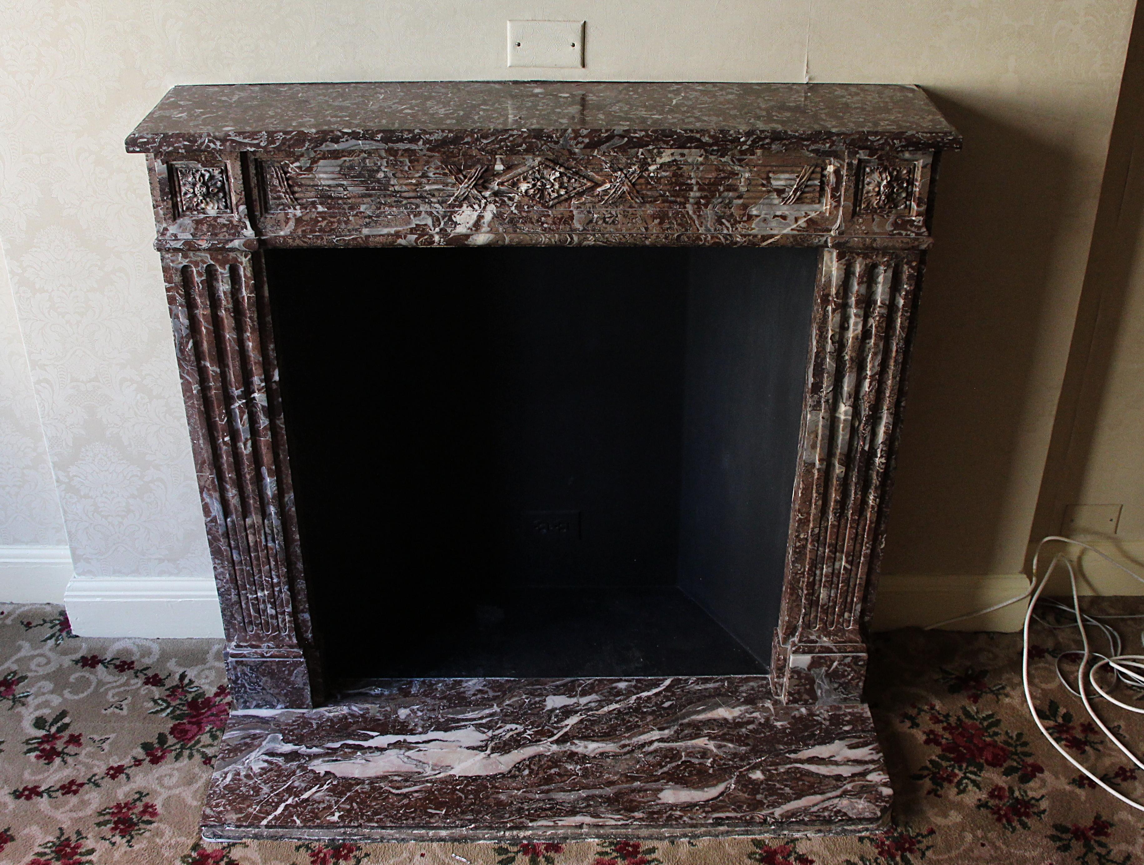 French Regency Carved Marble Mantel Waldorf Astoria Hotel In Good Condition For Sale In New York, NY