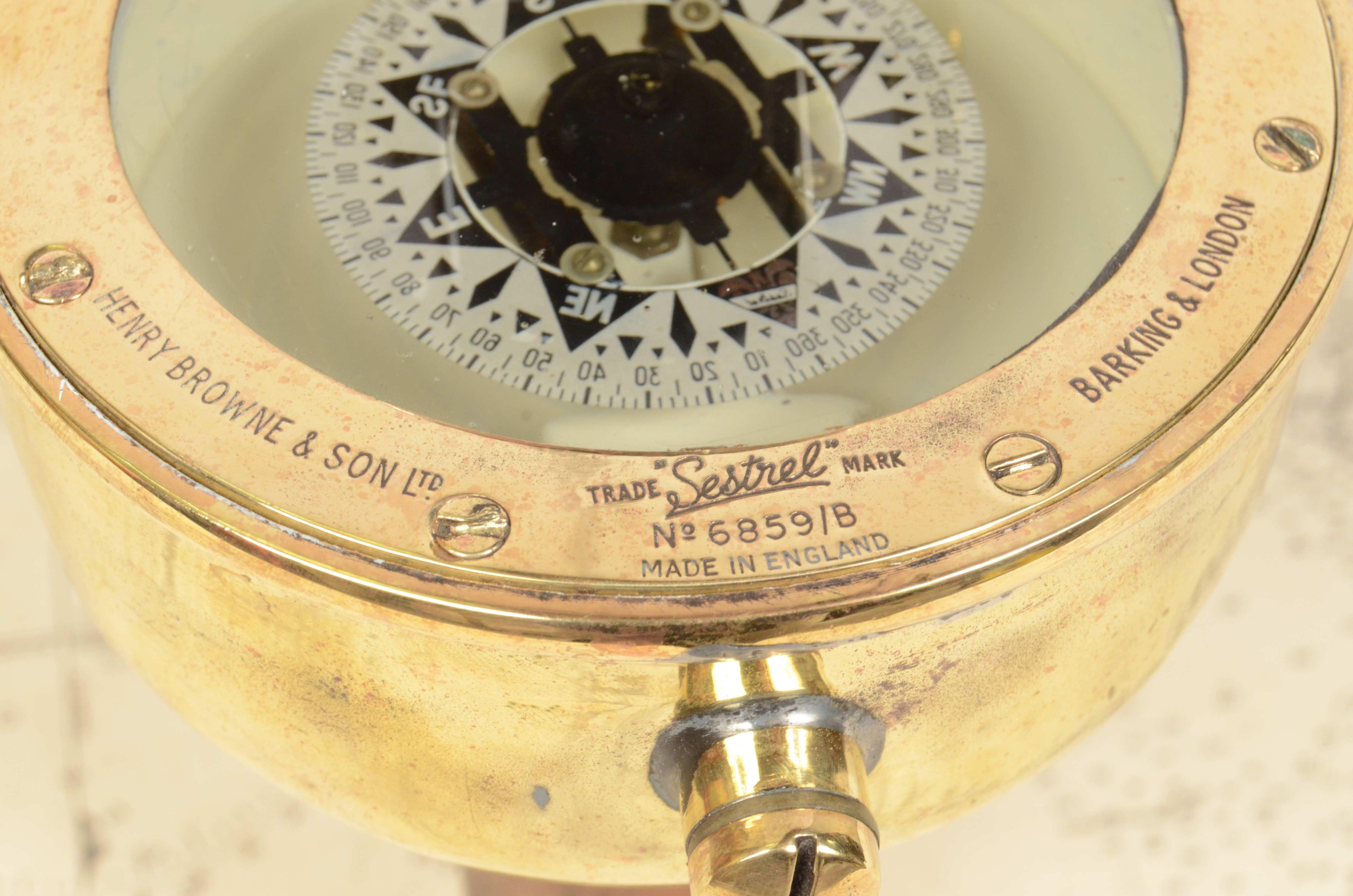 Early 1900s Magnetic Compass Signed Henry Browne & Son Antique Navigation Device In Good Condition In Milan, IT