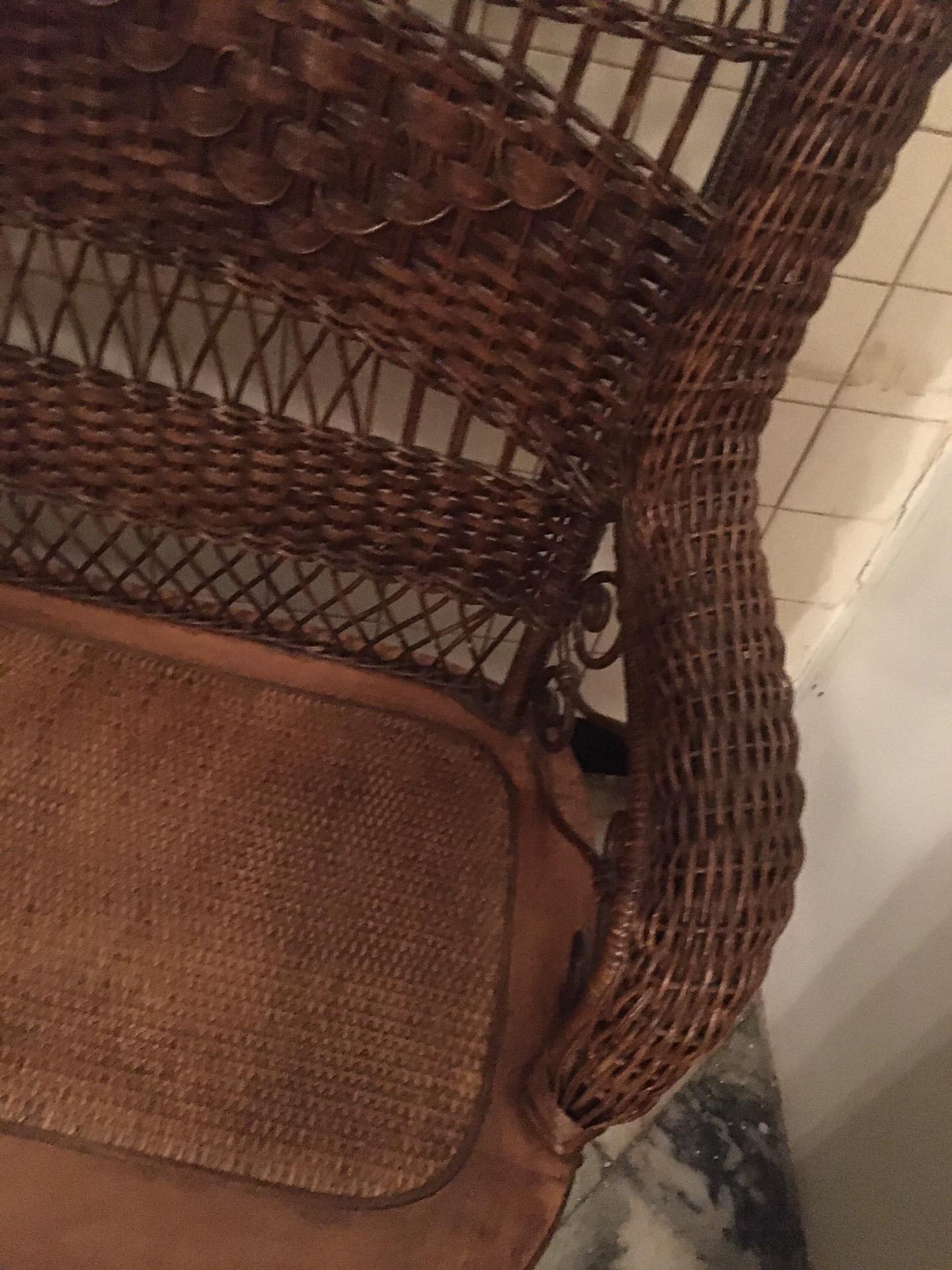 Early 20th Century Antique Wicker Heywood Wakefield Settee with Original Natural Finish circa 1900 For Sale