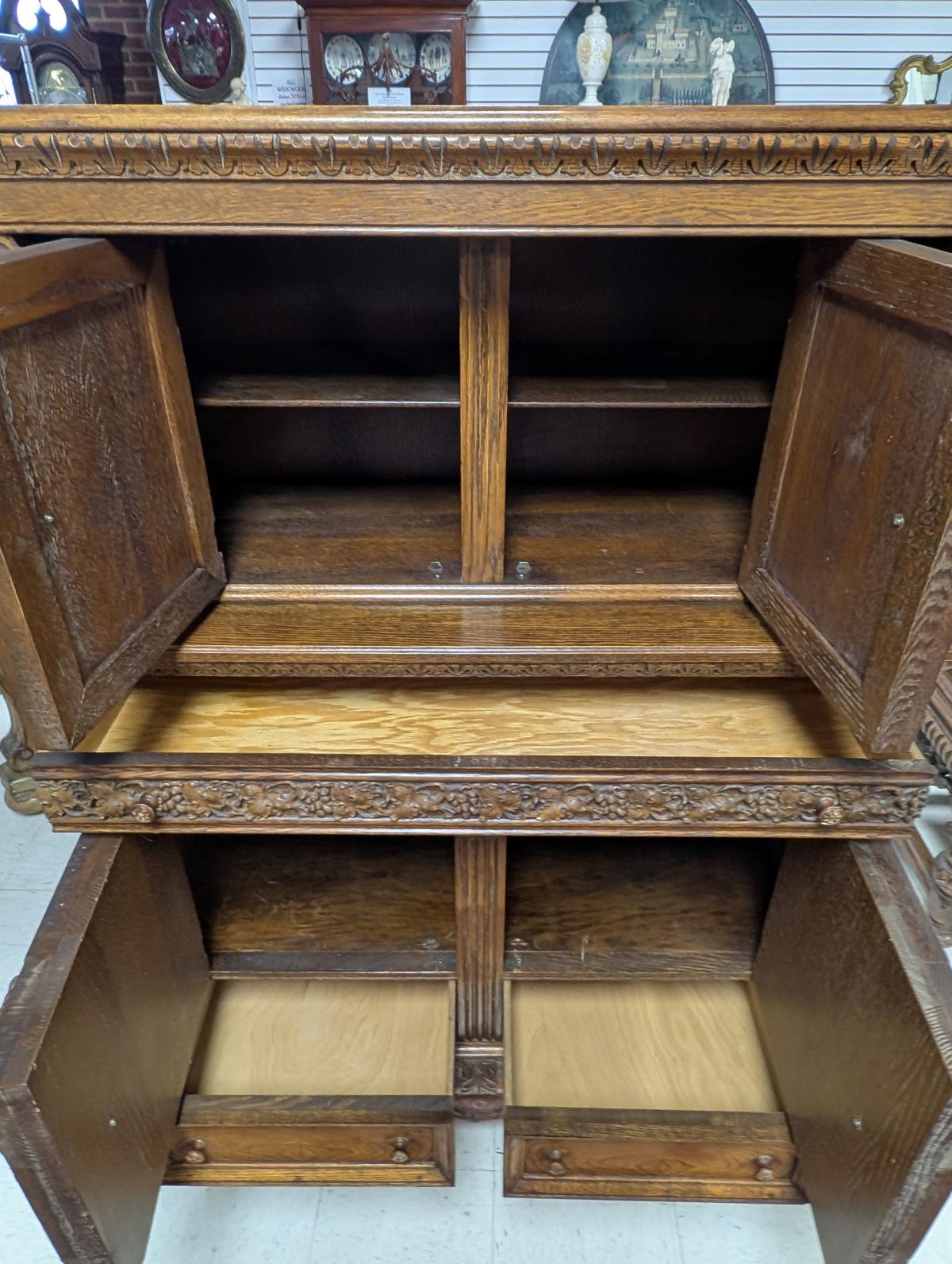 20ième siècle Armoire en chêne du début des années 1900 de style Renaissance en vente