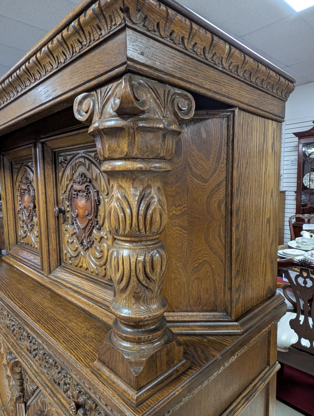 Chêne Armoire en chêne du début des années 1900 de style Renaissance en vente