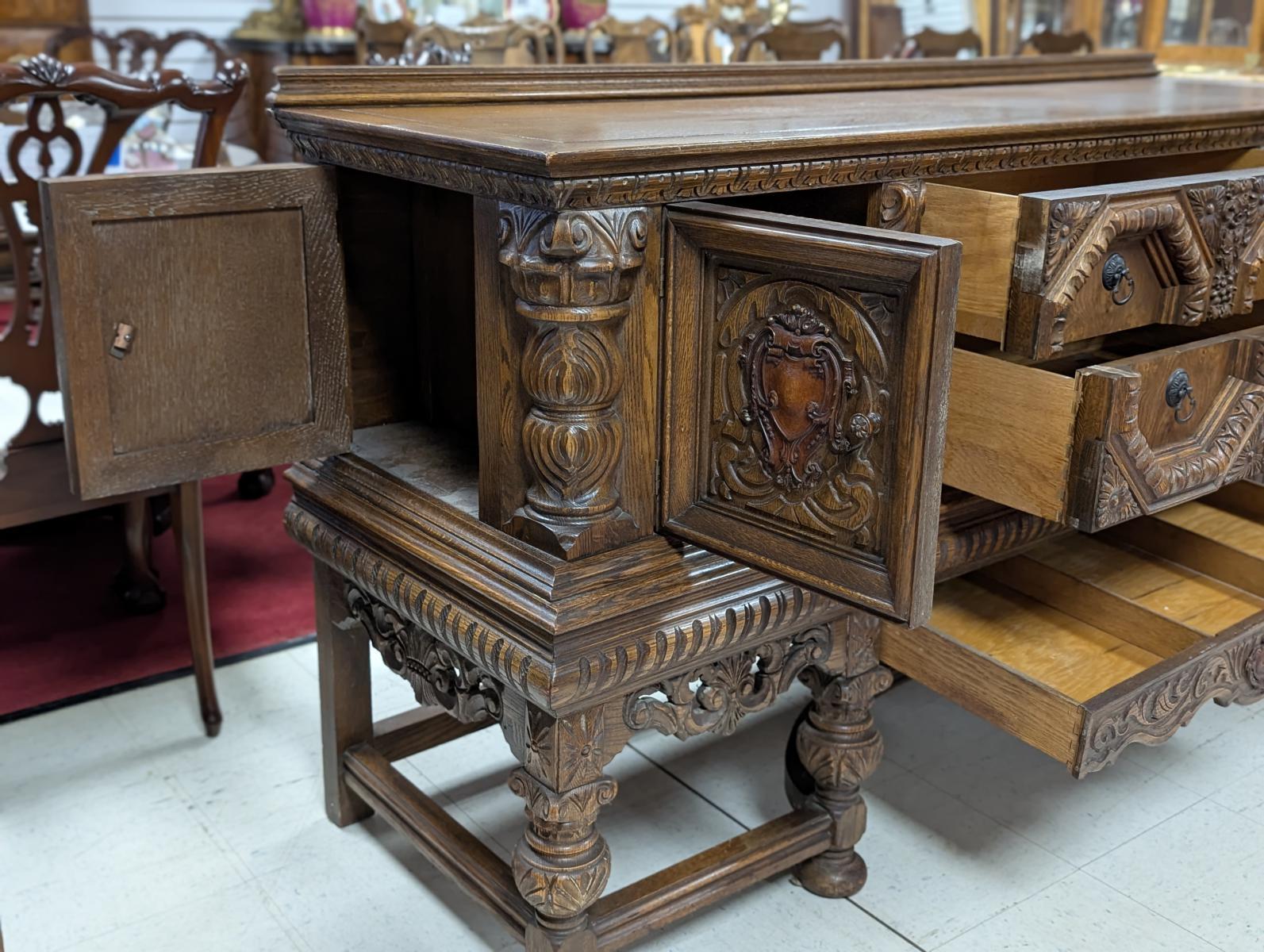Credenza, buffet in stile rinascimentale in Oak dei primi del '900 in vendita 3