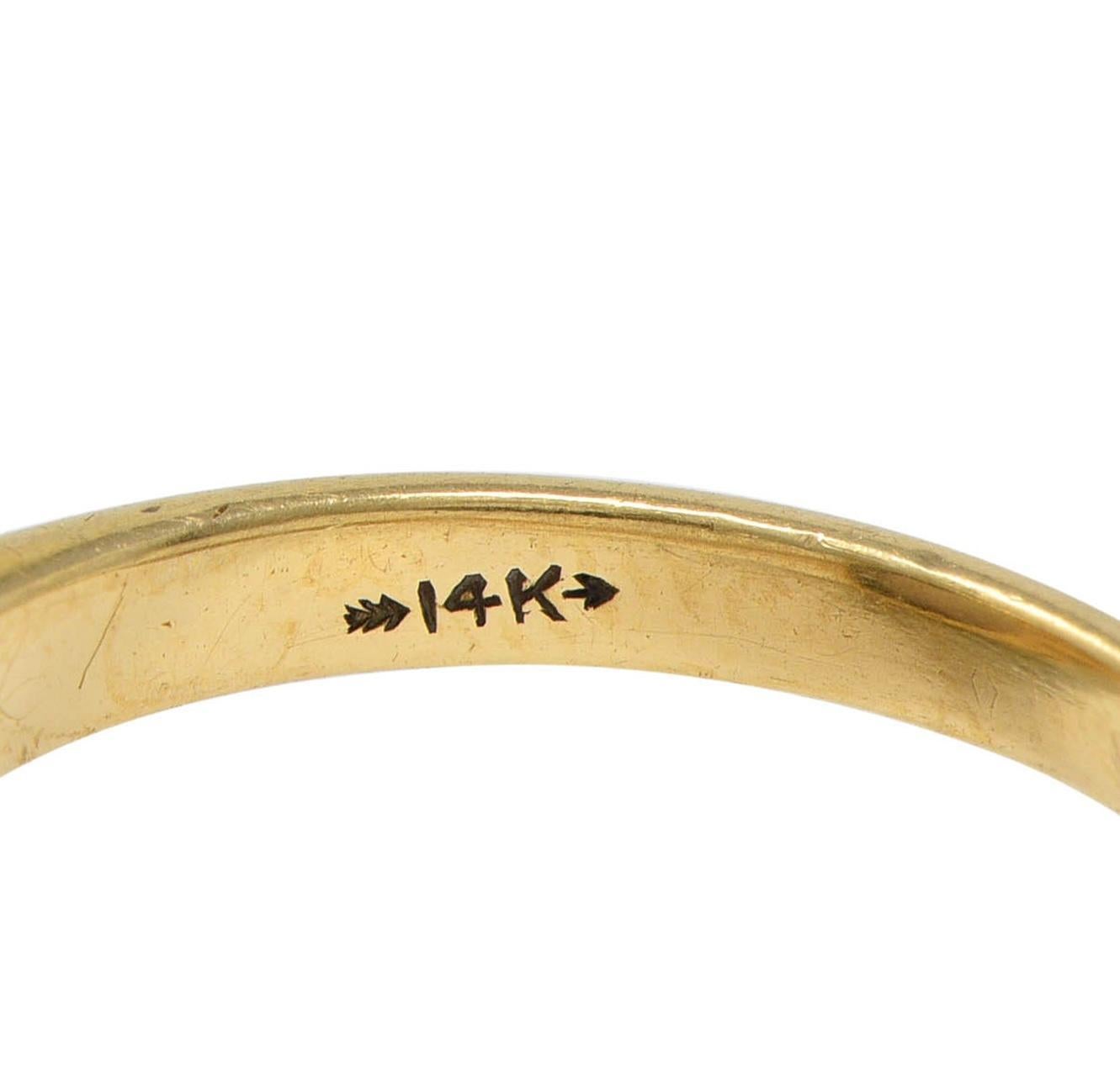 Anillo de halo antiguo de oro amarillo de 14 quilates con ópalo y diamantes de principios de 1900 en venta 1