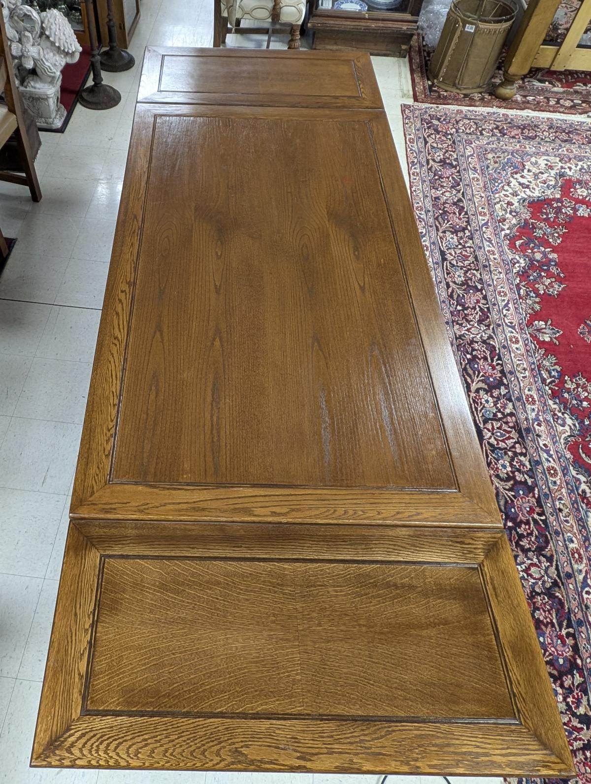 Mesa de comedor de estilo renacentista de principios de 1900, roble, 5-8 pies en venta 2