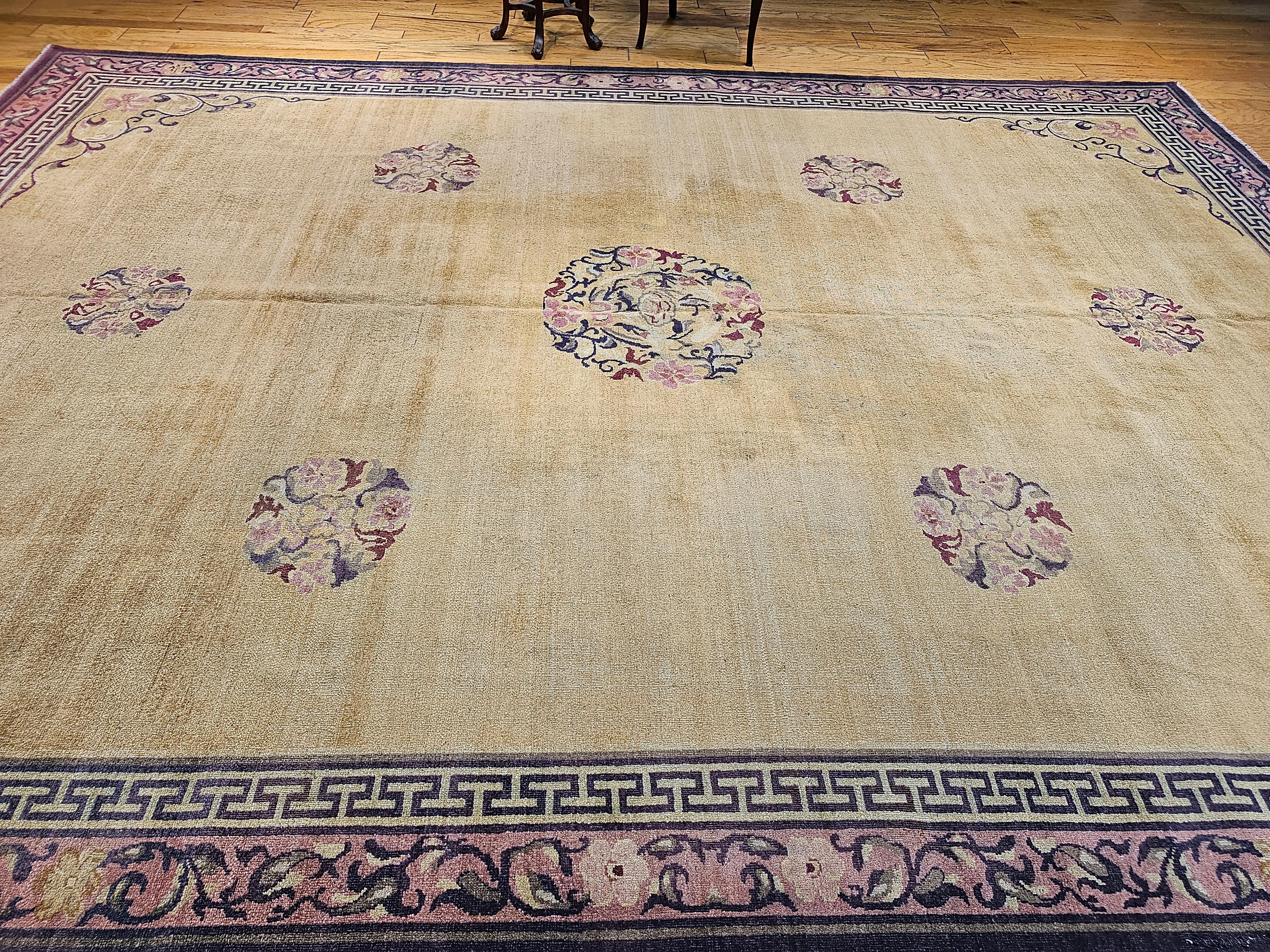 Early 1900s Room Size Indian Agra in Wheat, Burgundy, Olive Green, Brown, Pink For Sale 11