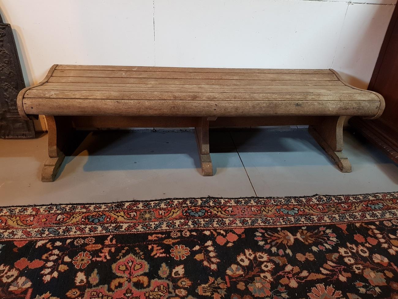 Beautiful unrestored antique teak waiting bench in a original and good condition, for example it may have been standing in the waiting room of a railway station or zoo, from circa 1900.

The measurements are:
Depth 50 cm/ 19.6 inch.
Width 150