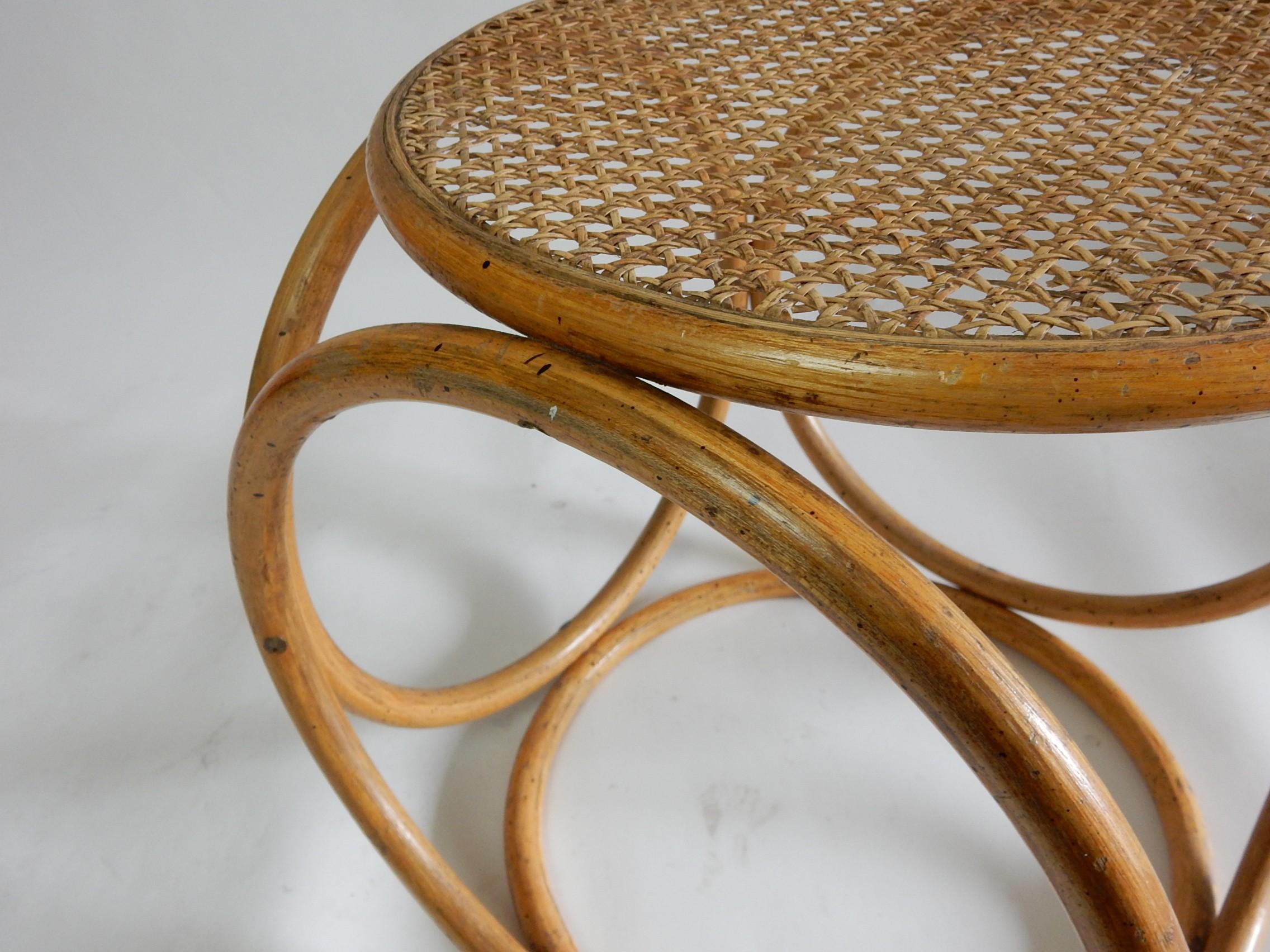 Autrichien Early 1900's Thonet Bent Rattan & Wicker Stool en vente