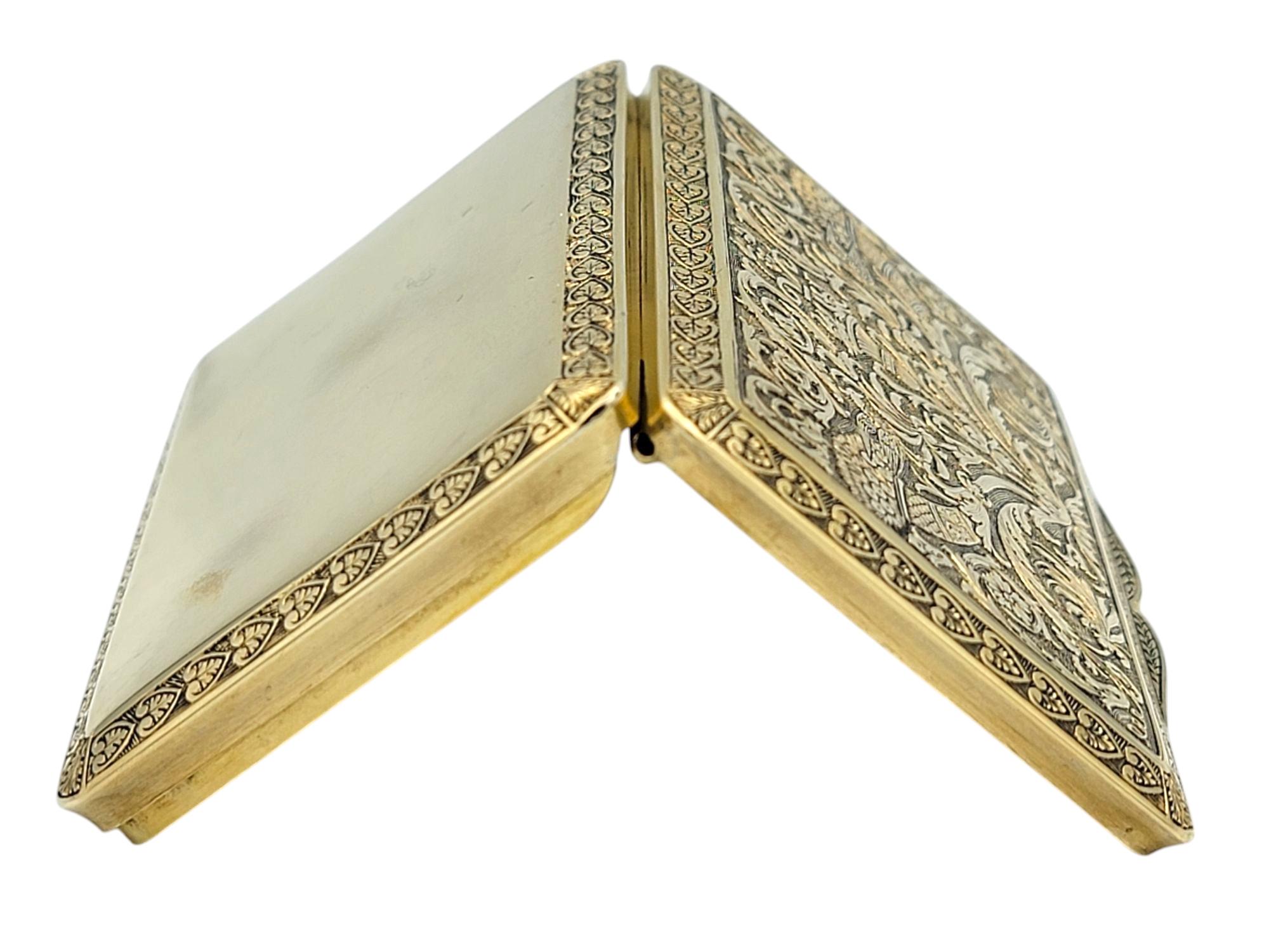 Frühe 1900er Jahre Vintage graviert verziert Scharnier Schnupftabakdose in 18 Karat Gelbgold für Damen oder Herren im Angebot