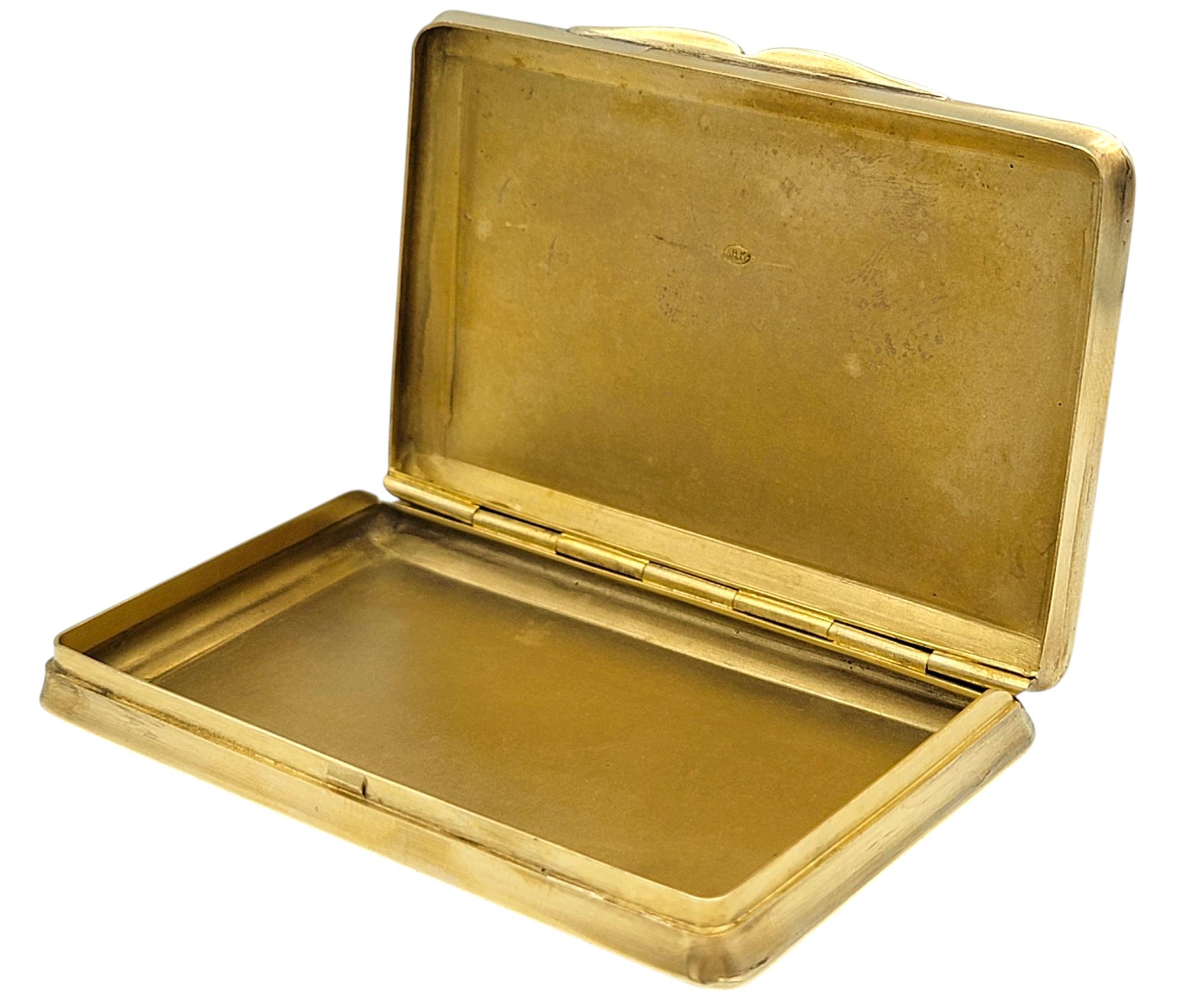 Frühe 1900er Jahre Vintage graviert verziert Scharnier Schnupftabakdose in 18 Karat Gelbgold im Angebot 1