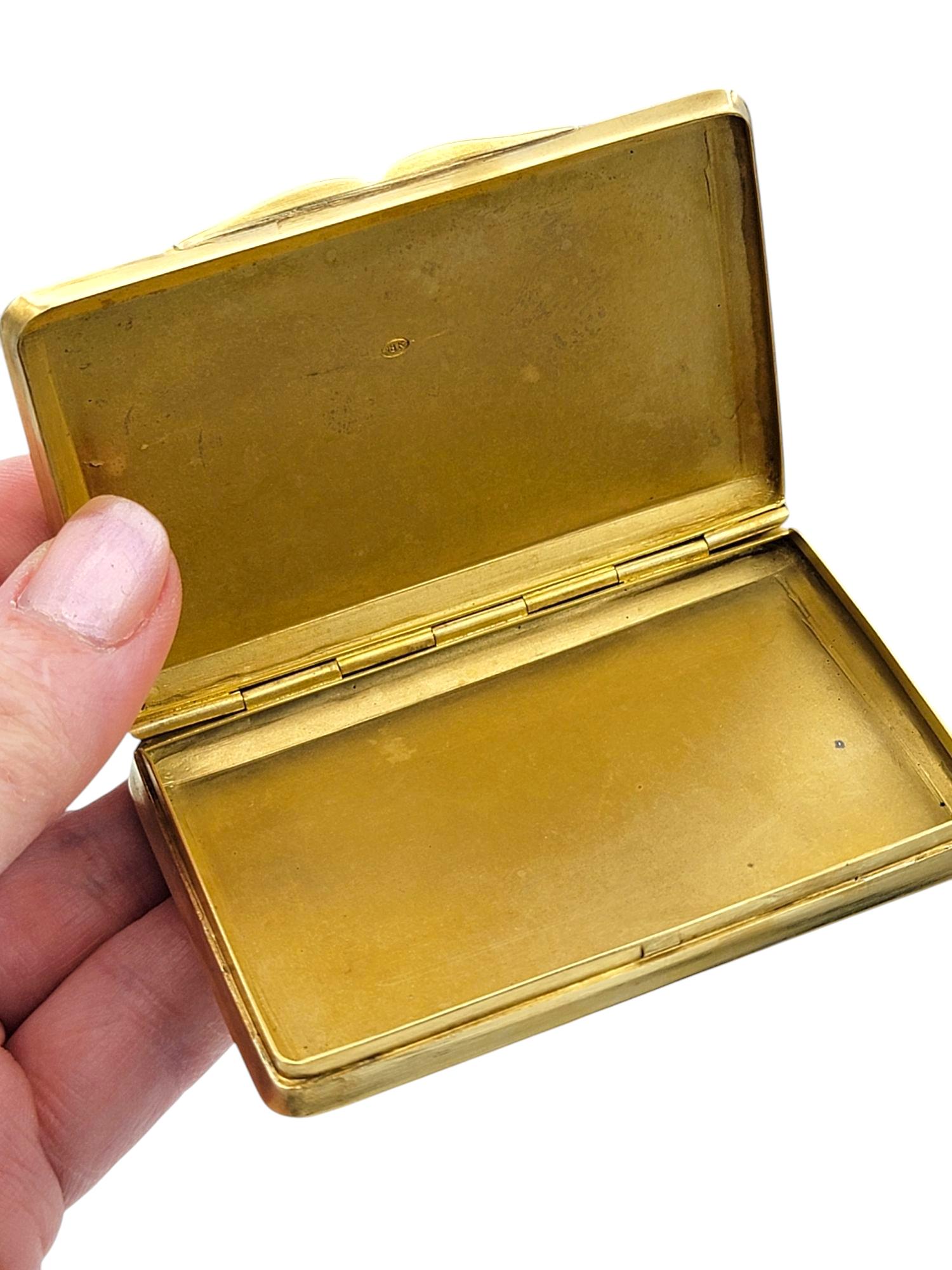 Frühe 1900er Jahre Vintage graviert verziert Scharnier Schnupftabakdose in 18 Karat Gelbgold im Angebot 4
