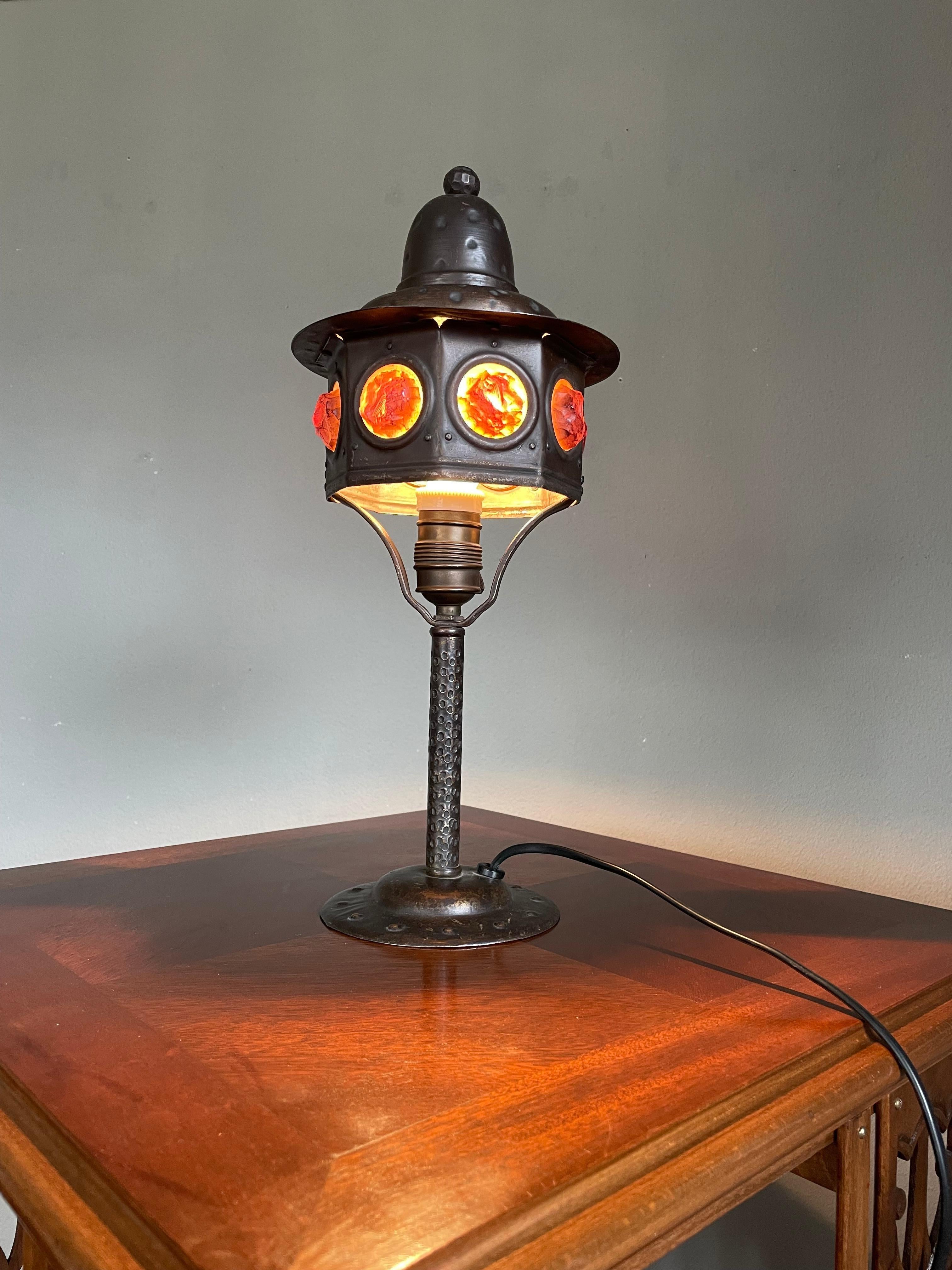Early 1900s Wrought Iron & Chunky Glass-Like Arts and Crafts Table / Desk Lamp In Good Condition For Sale In Lisse, NL