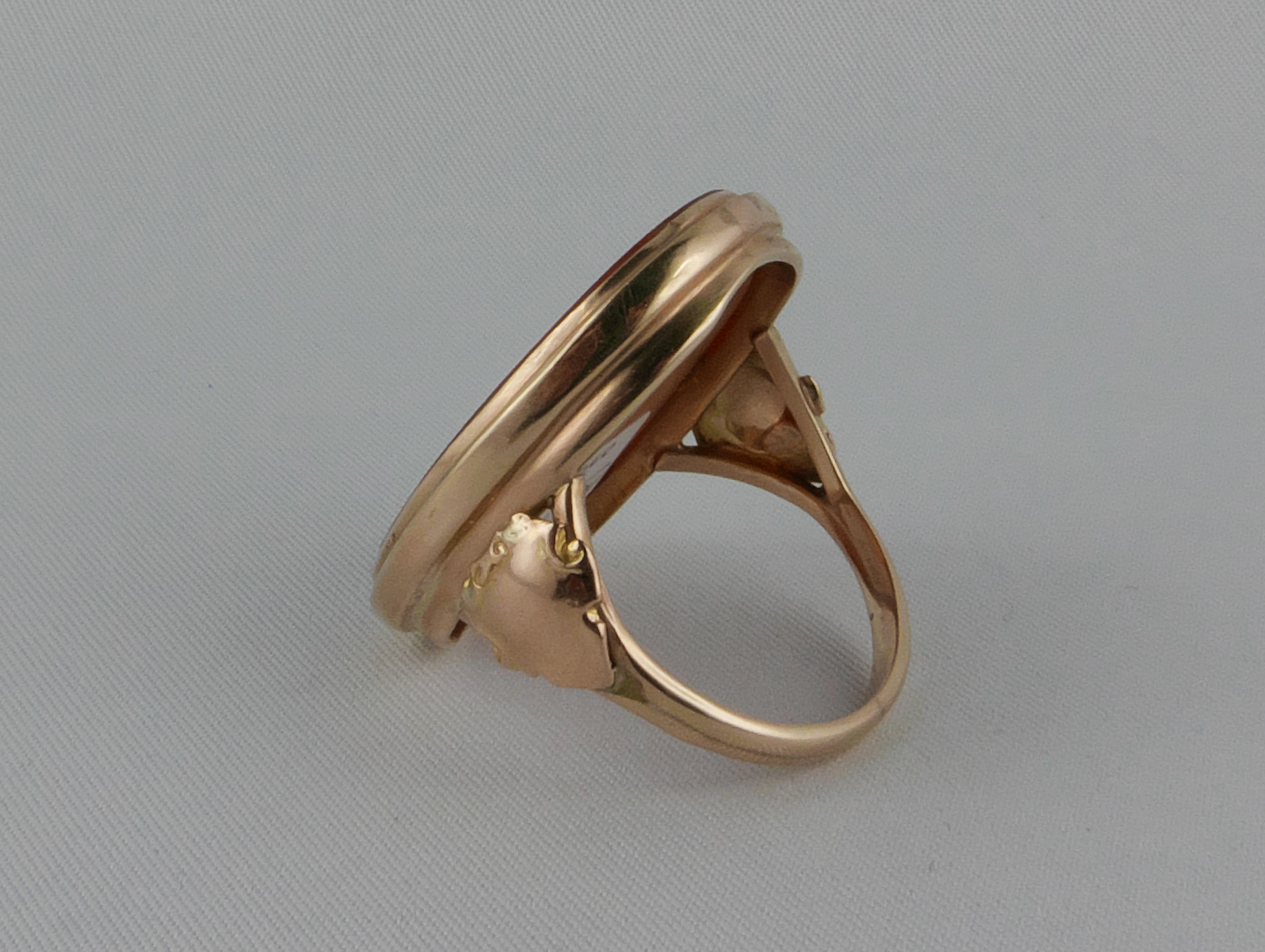 Gelbgold und geschnitzter Karneol-Intaglio Unisex-Ring aus den frühen 1900er Jahren im Zustand „Gut“ im Angebot in Torino, IT