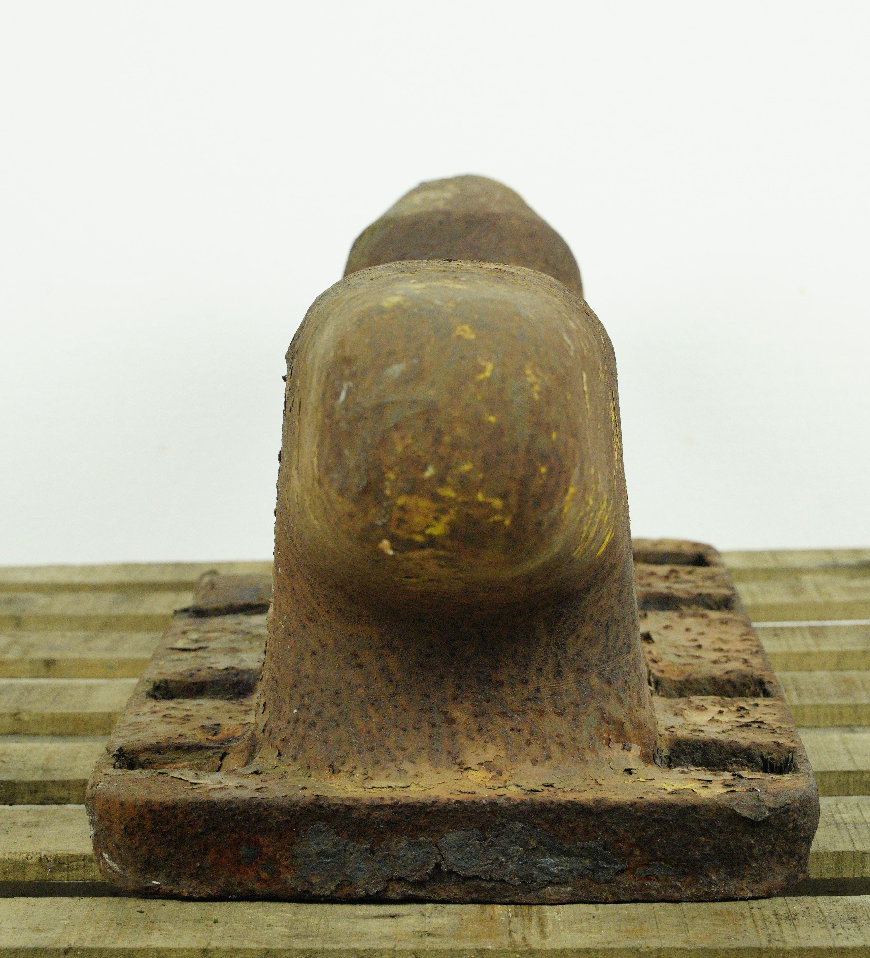 Early 1940s 47 in. Cast Iron Deck Cleat For Sale 1