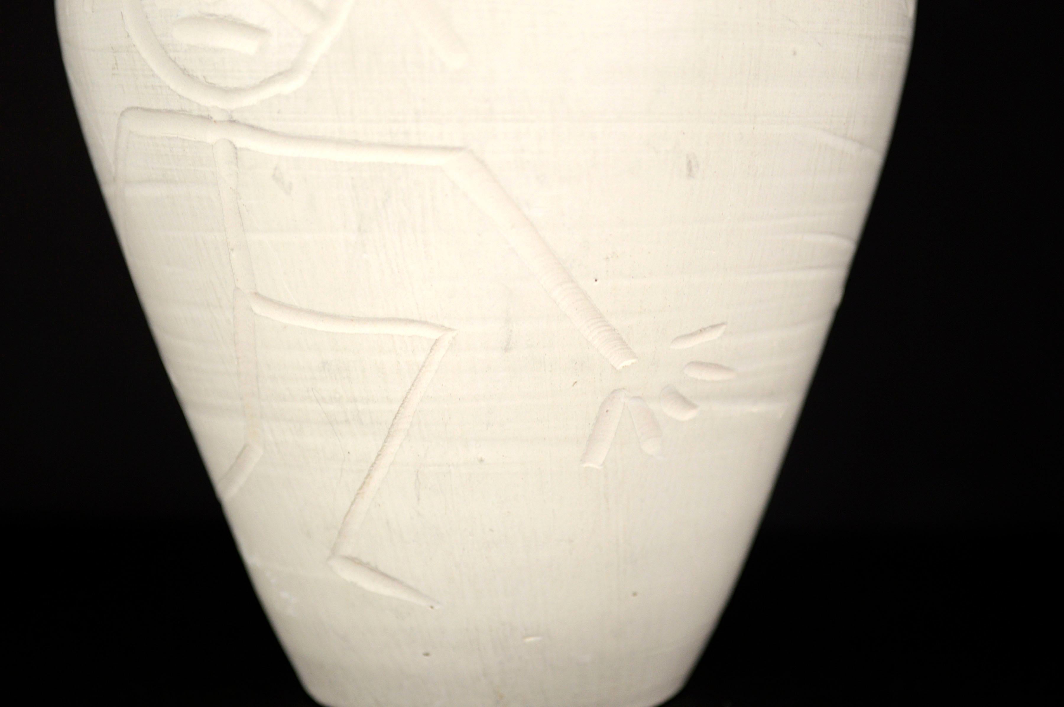 Early 1940s Abstract White Matte Pottery Vase with Figure In Good Condition For Sale In Soquel, CA