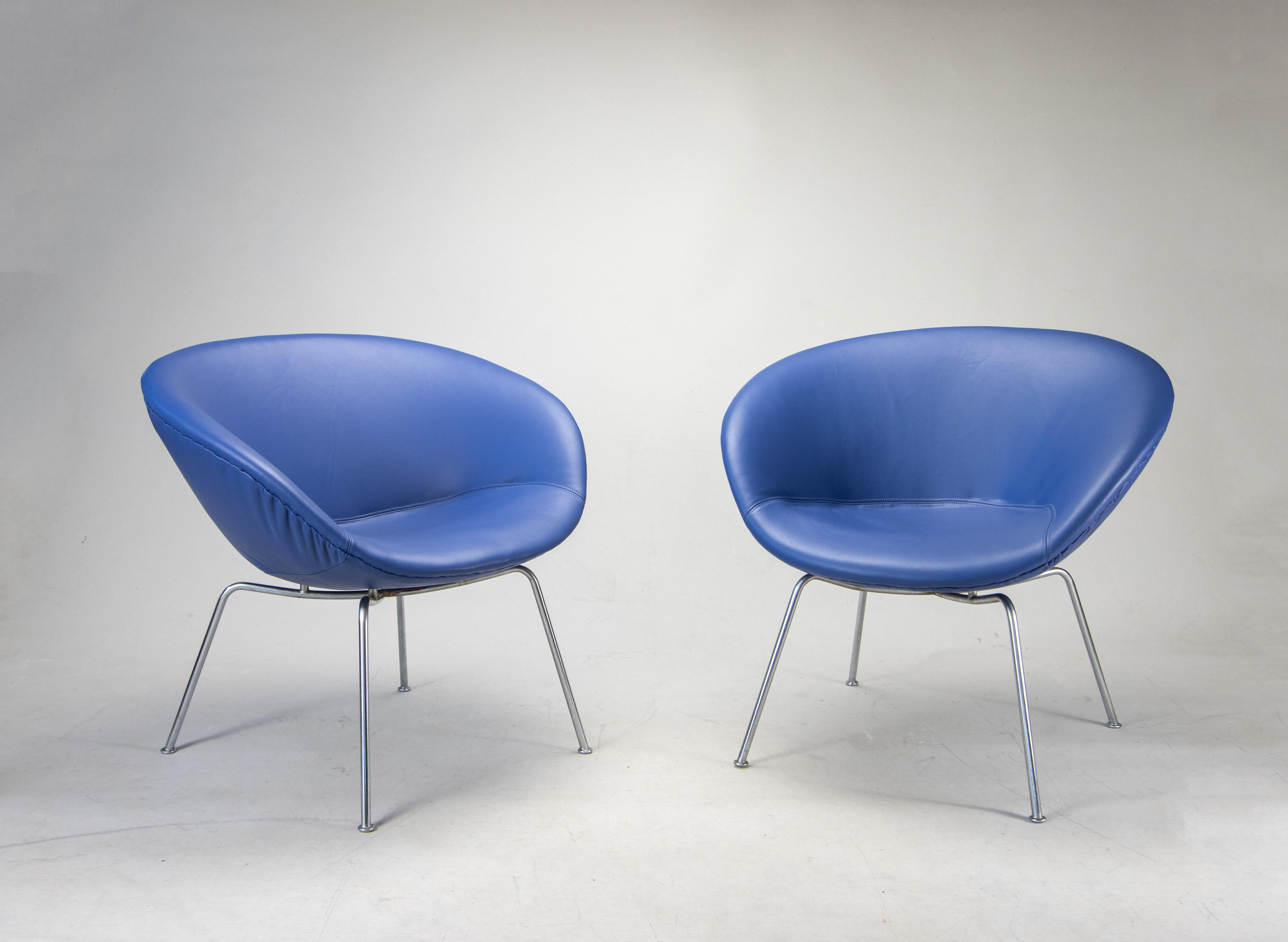 Leather Early 1950s Arne Jacobsen Pot Chairs for Fritz Hansen in new leather For Sale