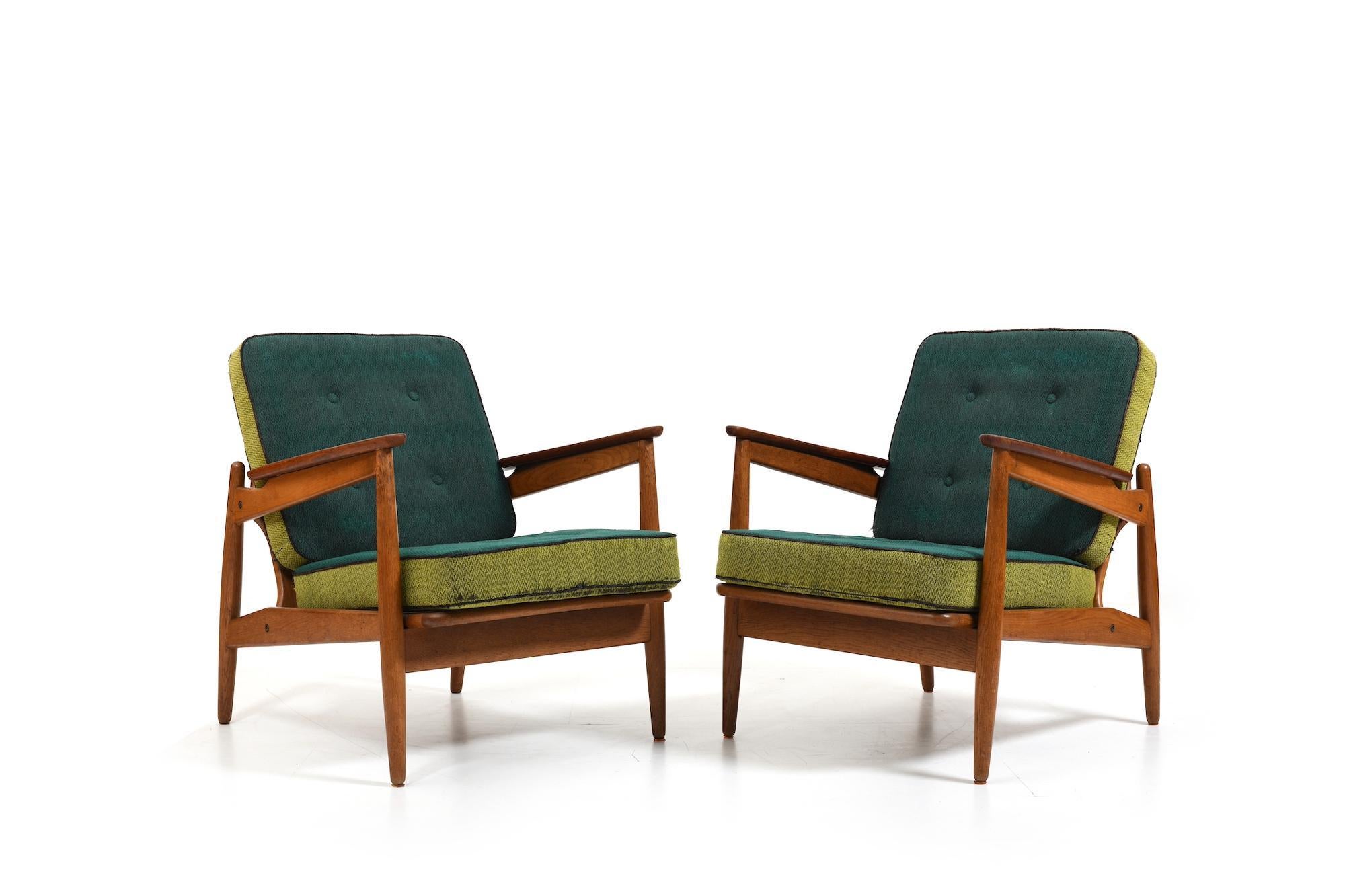 Scandinave moderne Paire de fauteuils danois en chêne et teck du début des années 1950 en vente
